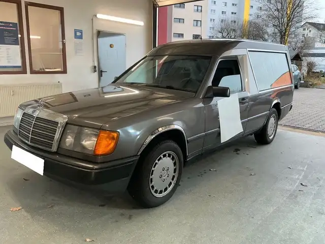 Mercedes-Benz 230 E 230 TE W124 "Bestattungswagen/Leichenwagen"
