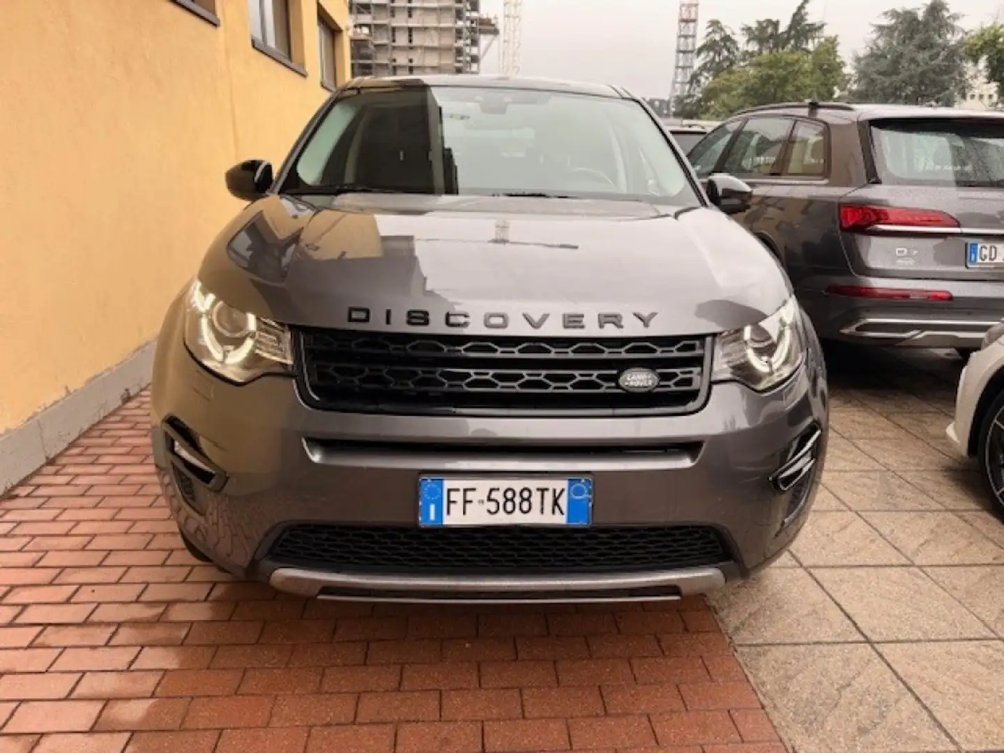 Land Rover Discovery Sport 2.0 TD4 150 CV Auto Business Ed. Premium SE Grau - 2