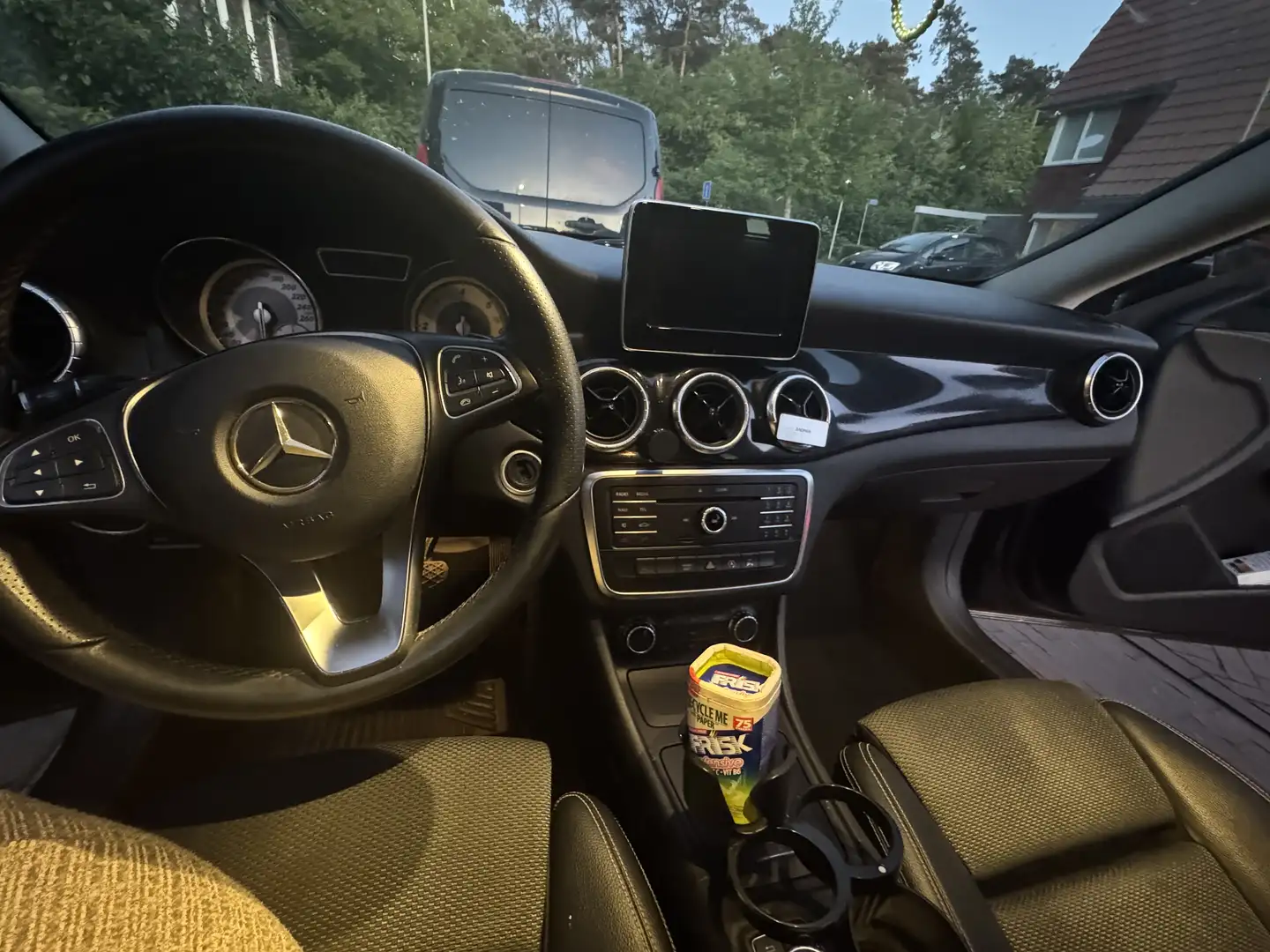 Mercedes-Benz CLA 200 Shooting Brake (CDI) d 4Matic 7G-DCT Zwart - 2