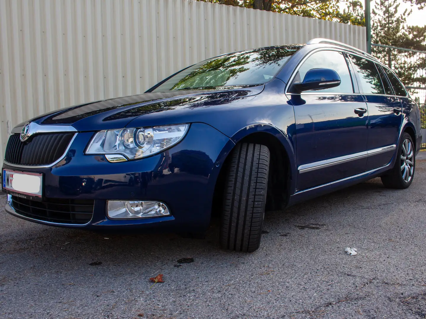 Skoda Superb Superb Combi 4x4 Elegance 2,0 TDI CR DPF Elegance Blau - 1