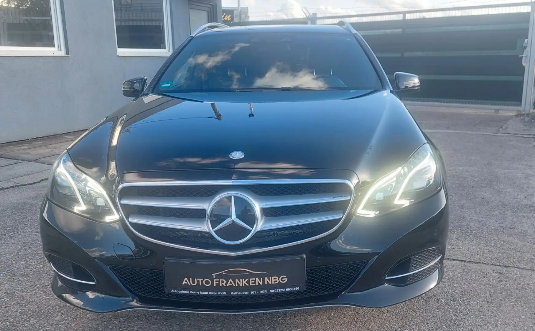Mercedes-Benz E 250 T-Modell E 250 CDI BlueEfficiency Avantgarde Schwarz - 2