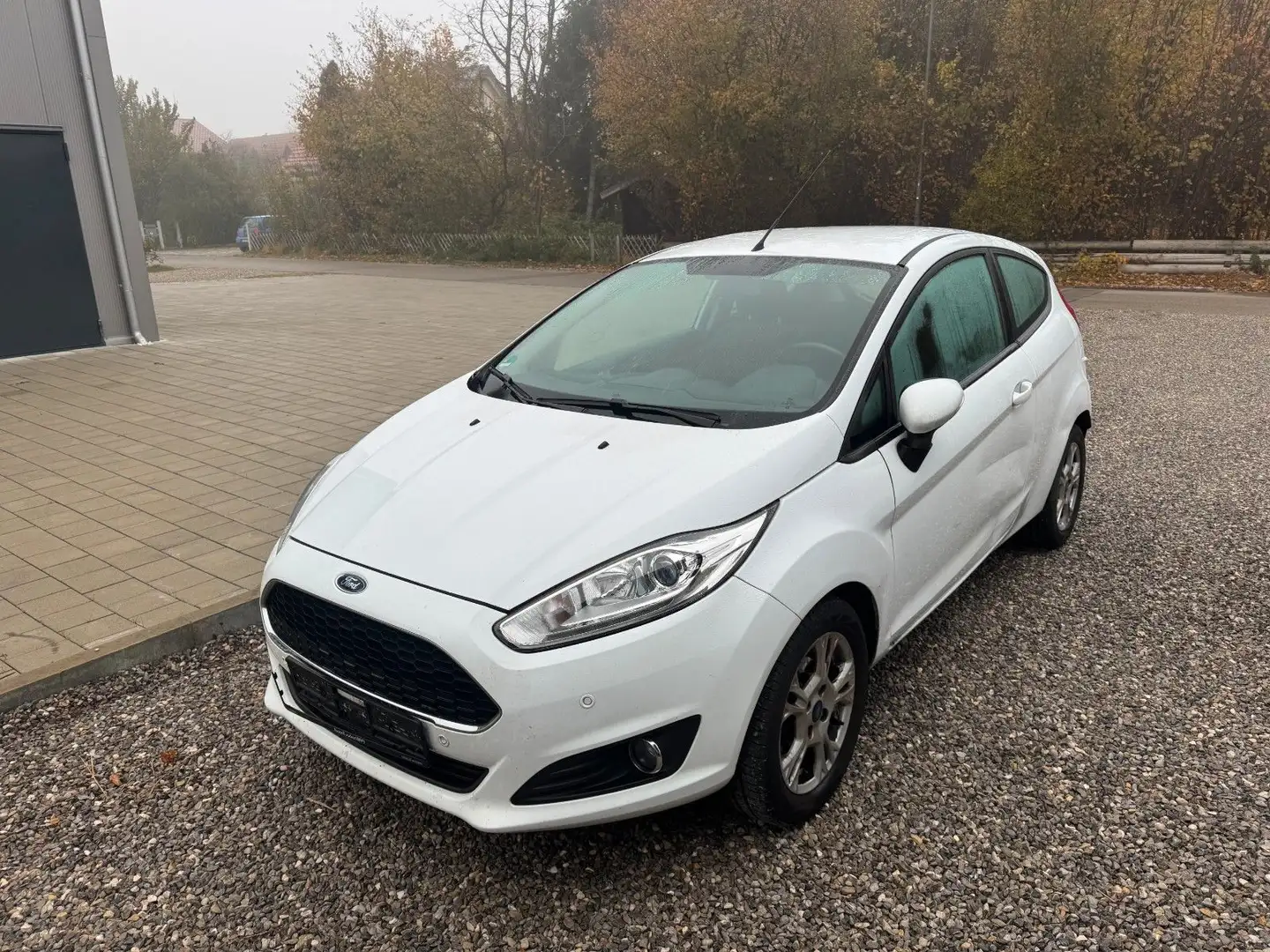Ford Fiesta Trend 1.2 Weiß - 1
