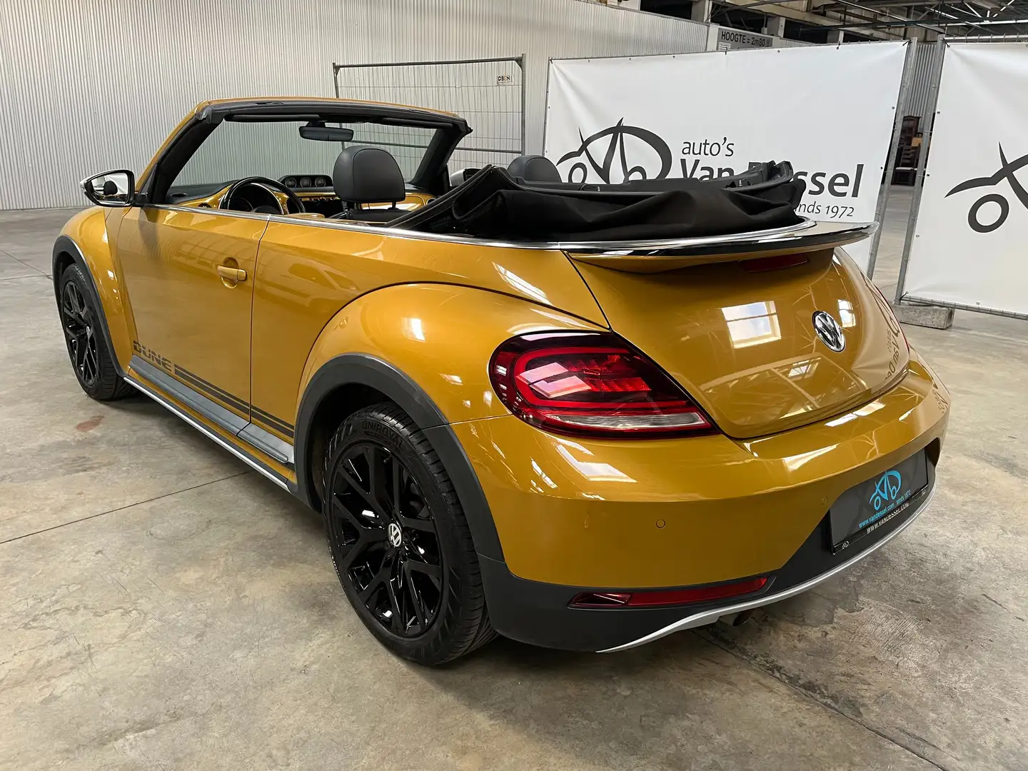 Volkswagen New Beetle New Beetle Cabriolet 1.2 Dune Leder Navi Camera Jaune - 2