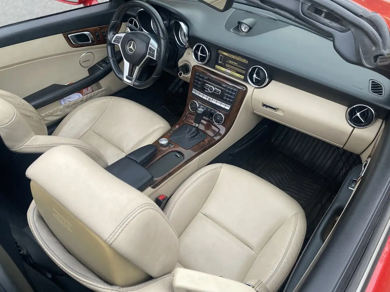 Mercedes-Benz SLK снимка Mercedes-Benz SLK