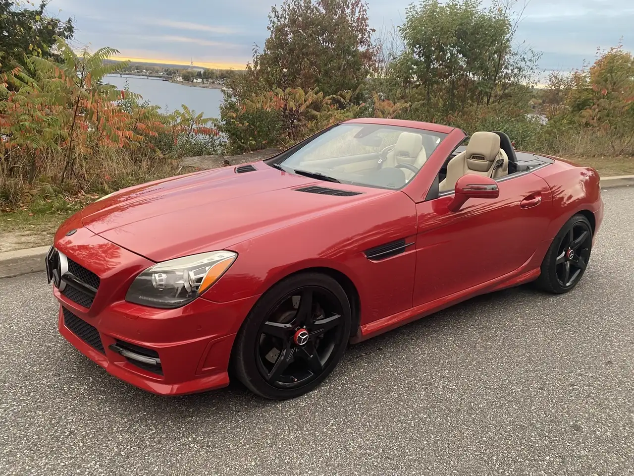 Mercedes-Benz SLK снимка Mercedes-Benz SLK