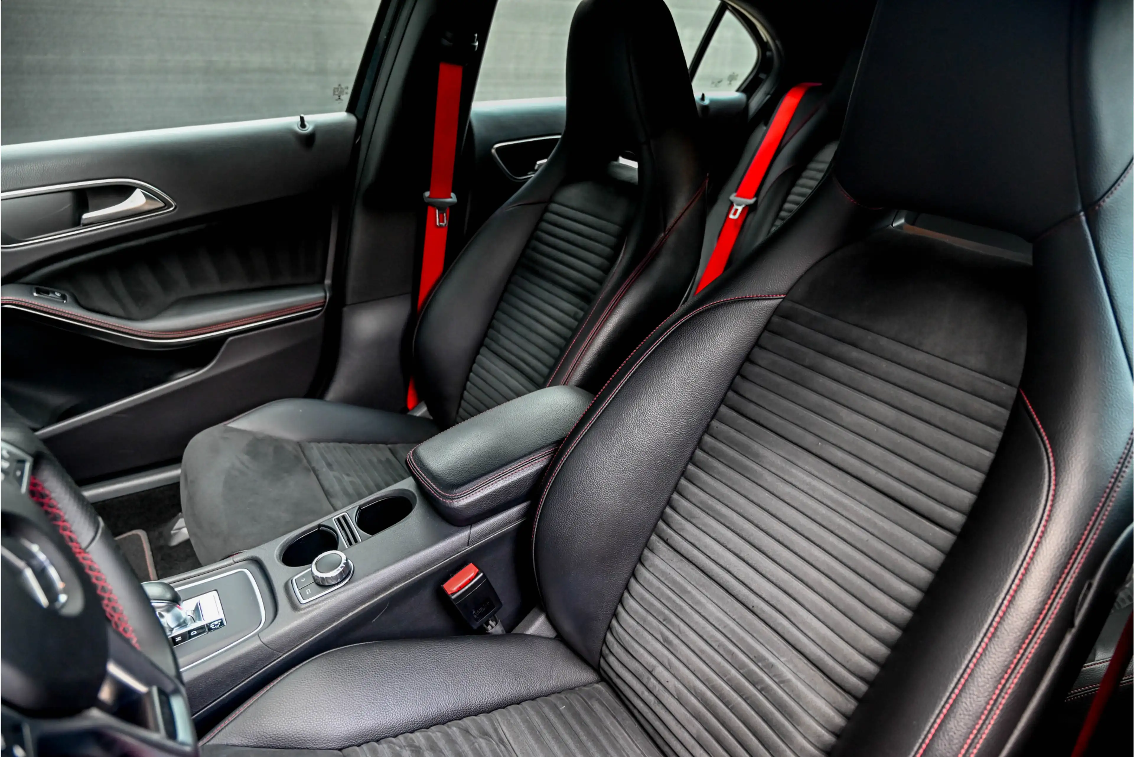 Mercedes-Benz A 45 AMG 4MATIC — photo 9