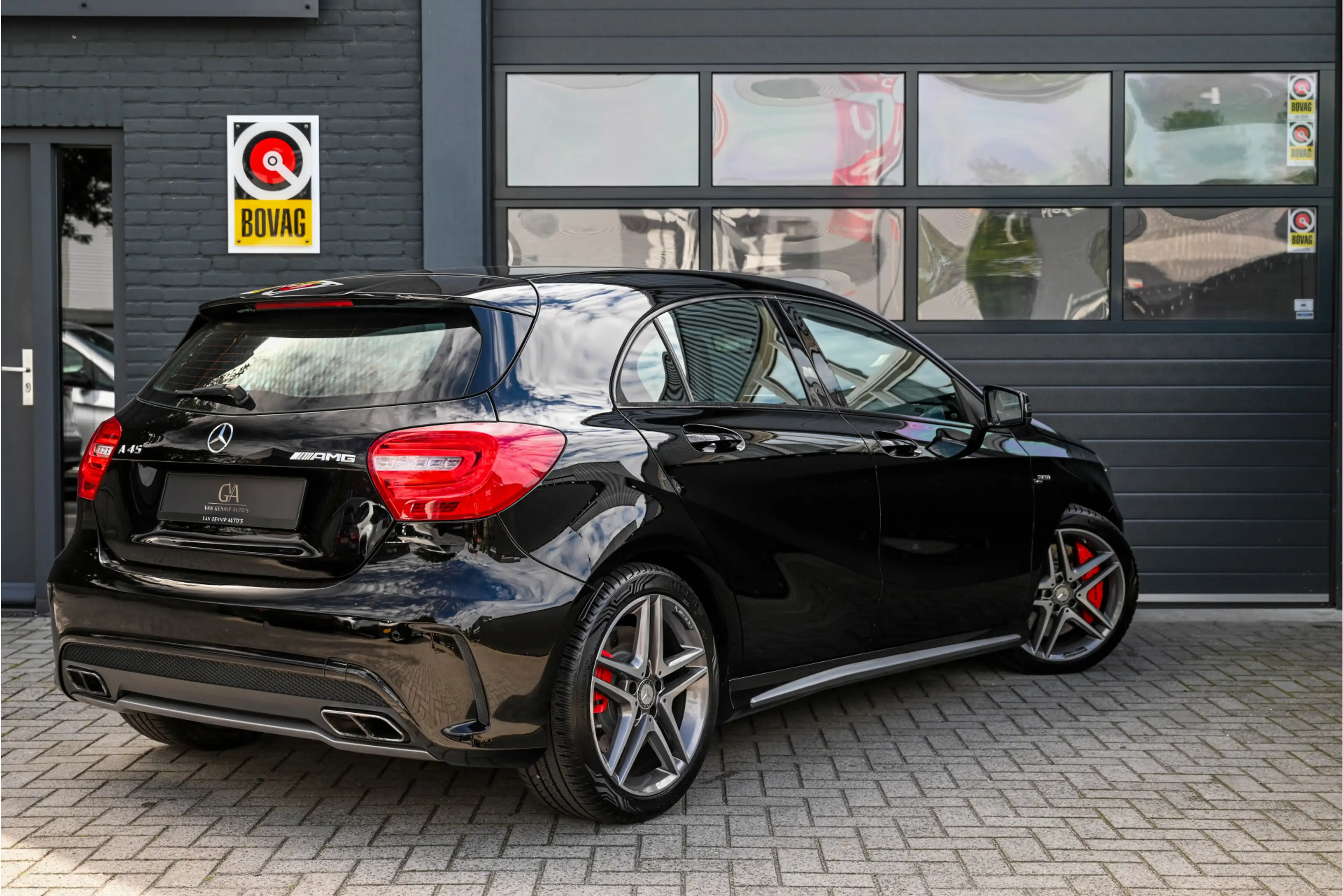 Mercedes-Benz A 45 AMG 4MATIC — photo 2