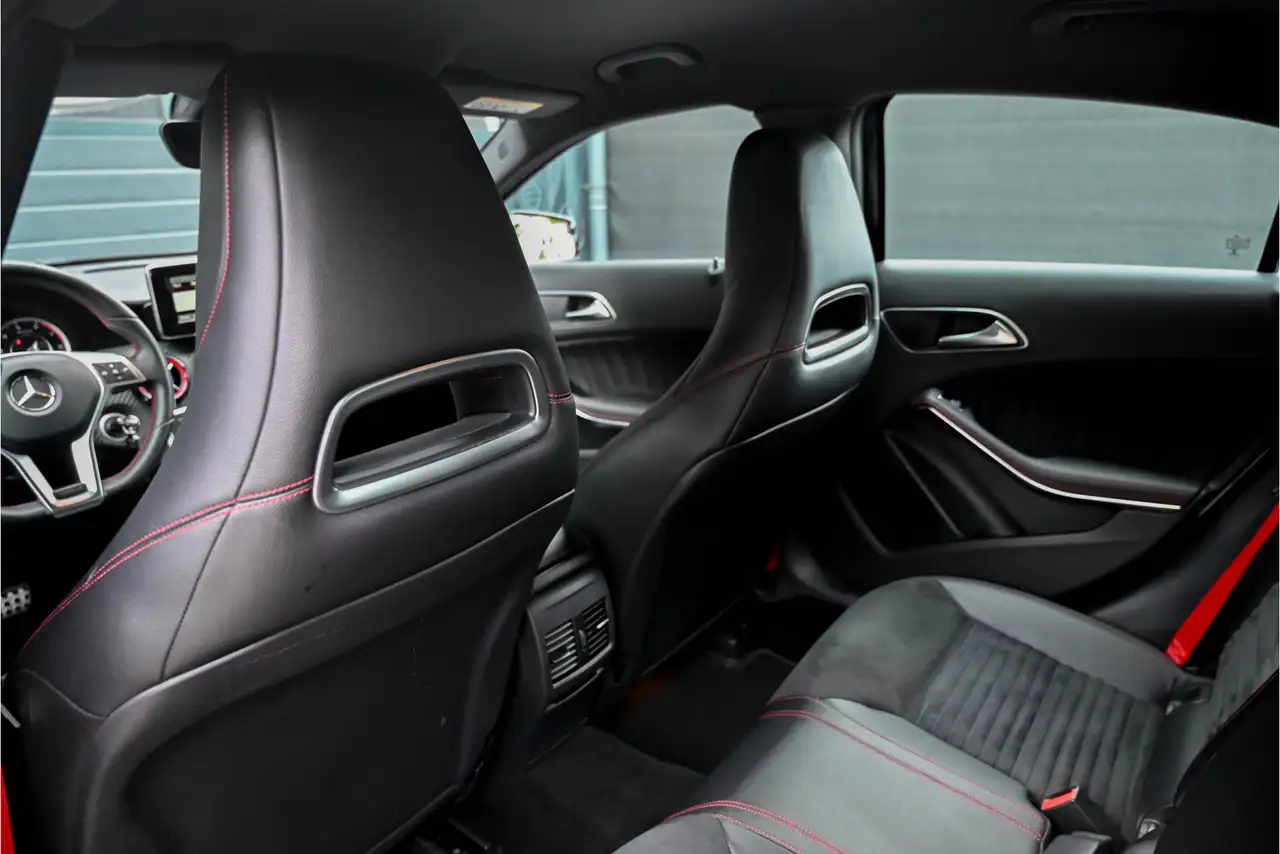 MERCEDES-BENZ A 45 AMG 4MATIC 362 ch BVA - VOLANT EN CUIR