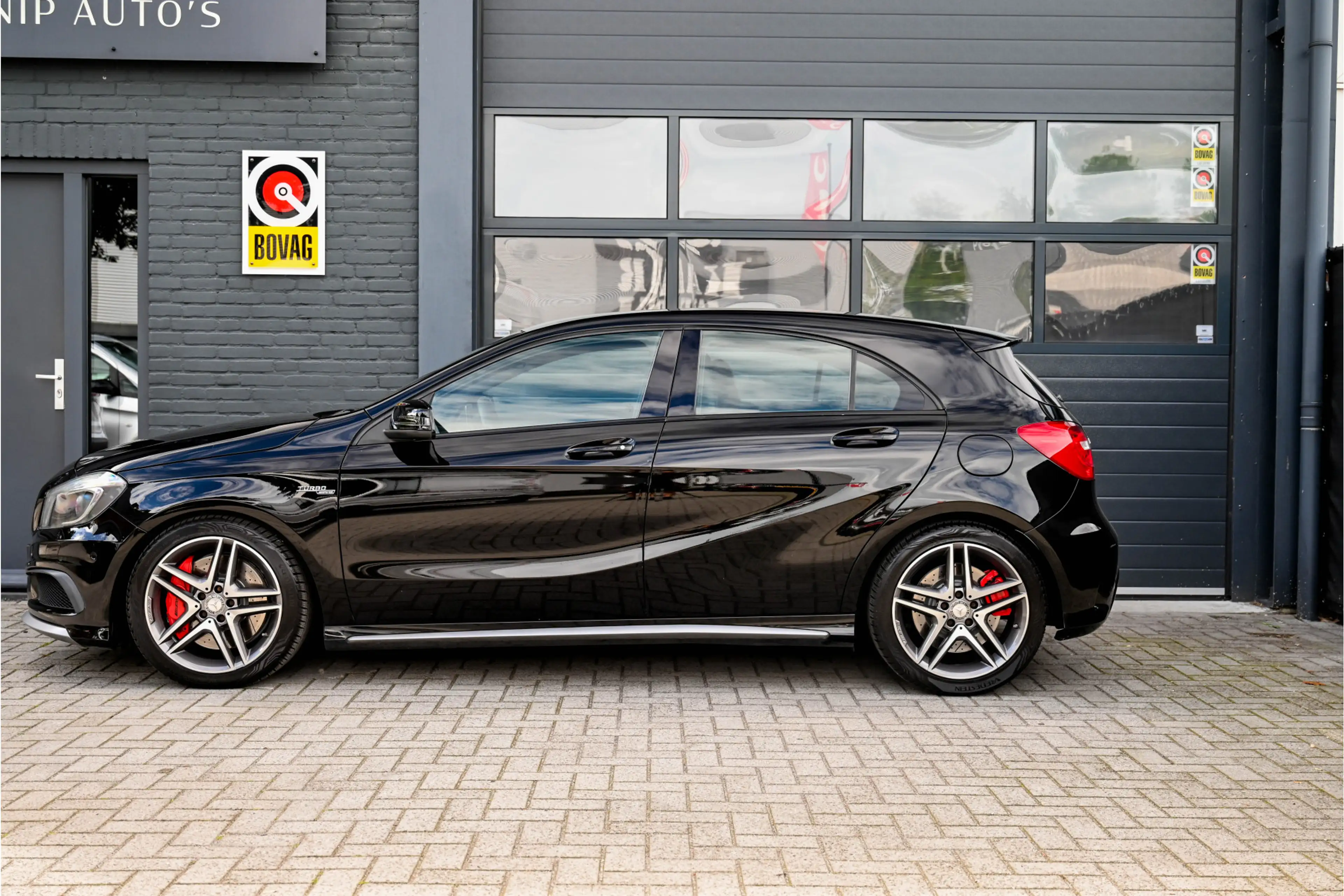 Mercedes-Benz A 45 AMG 4MATIC — photo 6
