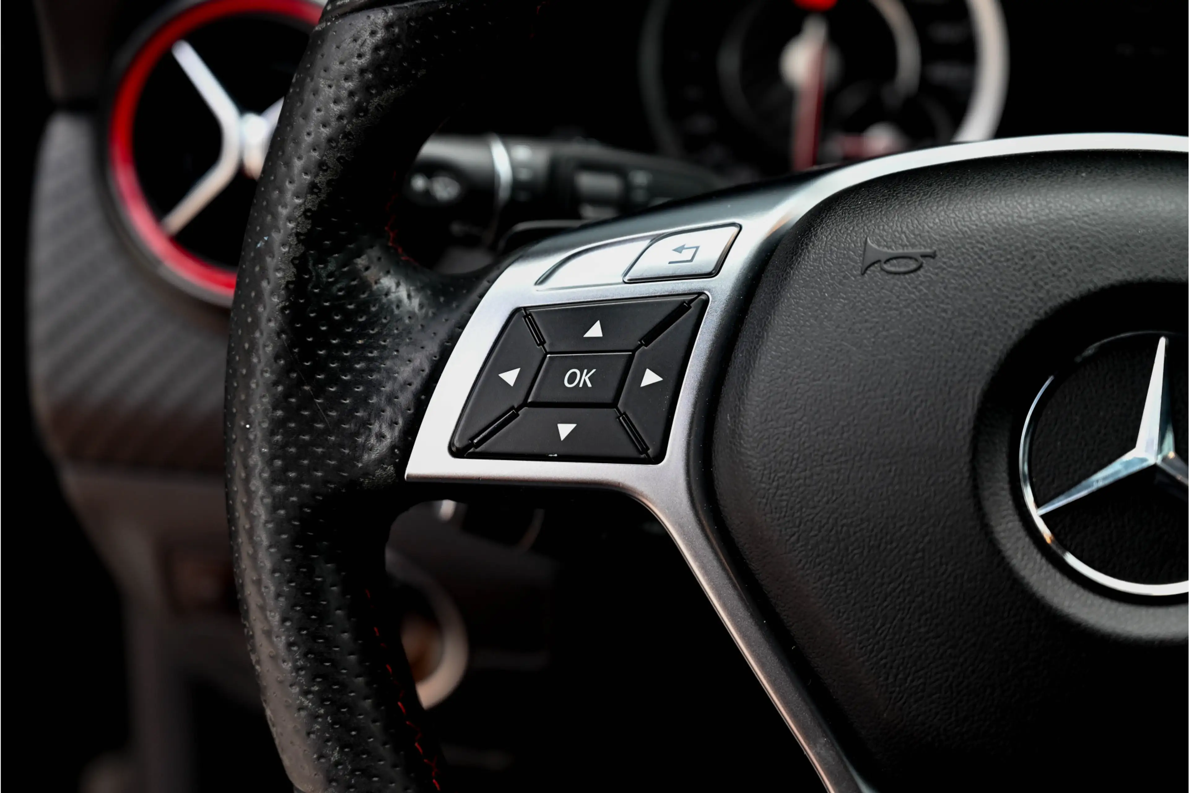 Mercedes-Benz A 45 AMG 4MATIC — photo 14