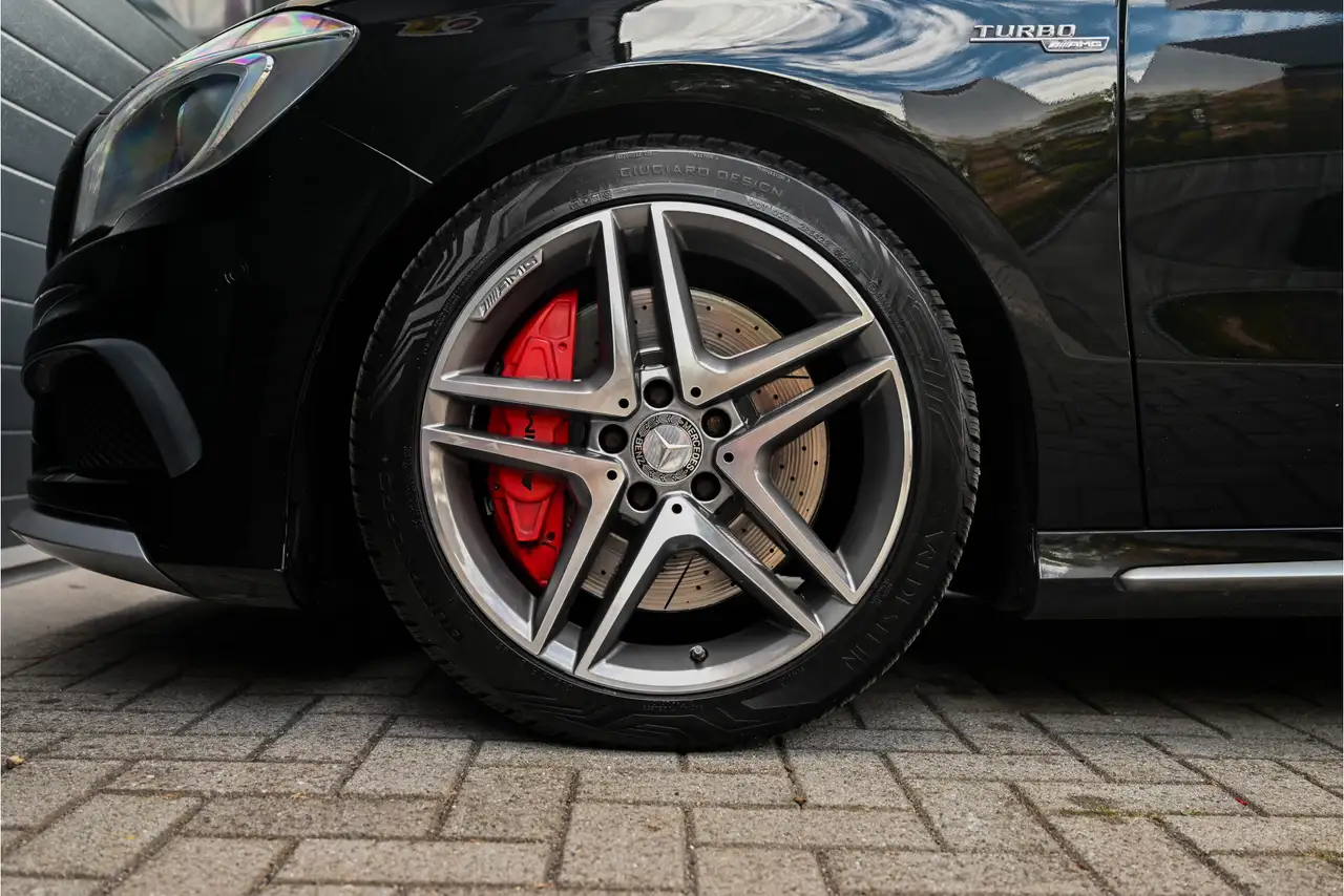 MERCEDES-BENZ A 45 AMG 4MATIC 362 ch BVA - VOLANT EN CUIR