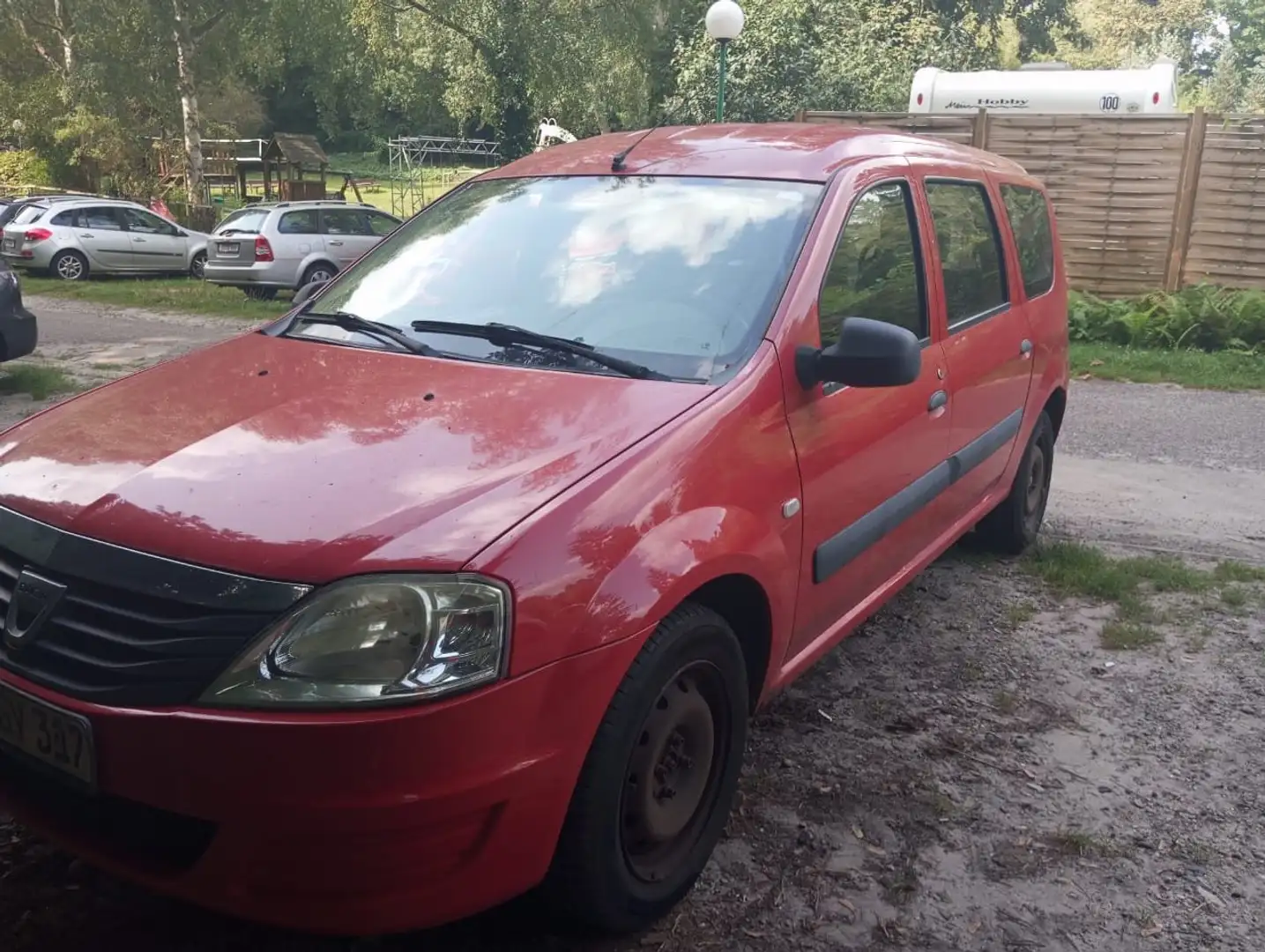 Dacia Logan Logan MCV 1.5 dCi Ambiance Rouge - 1