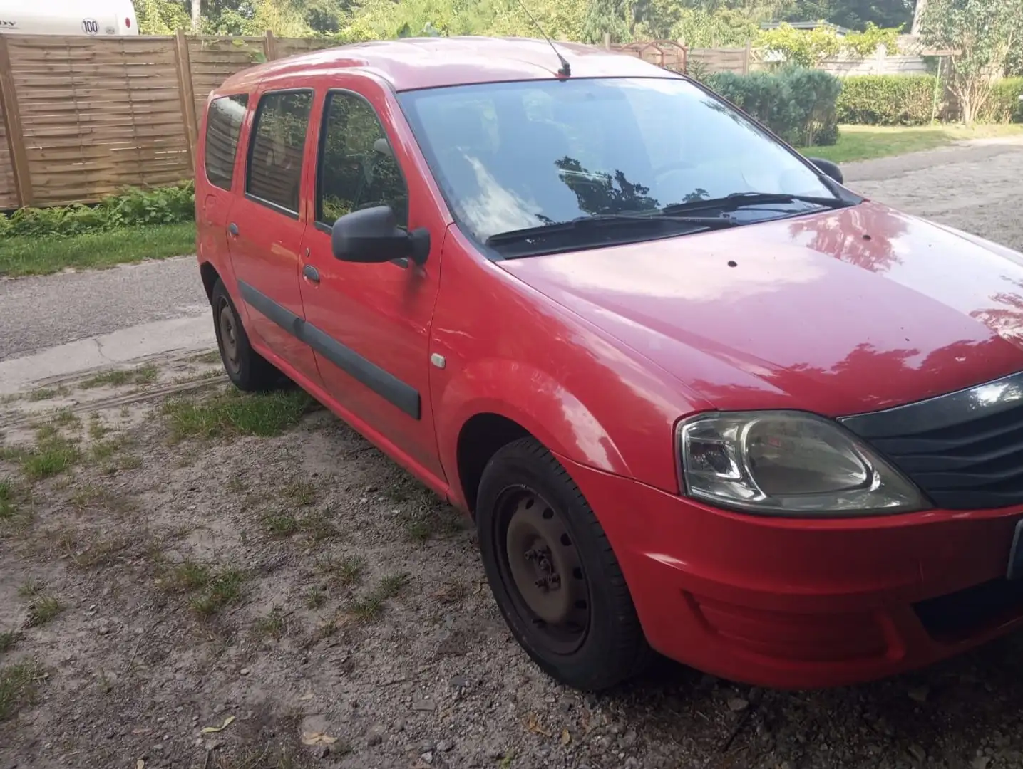 Dacia Logan Logan MCV 1.5 dCi Ambiance Rouge - 2