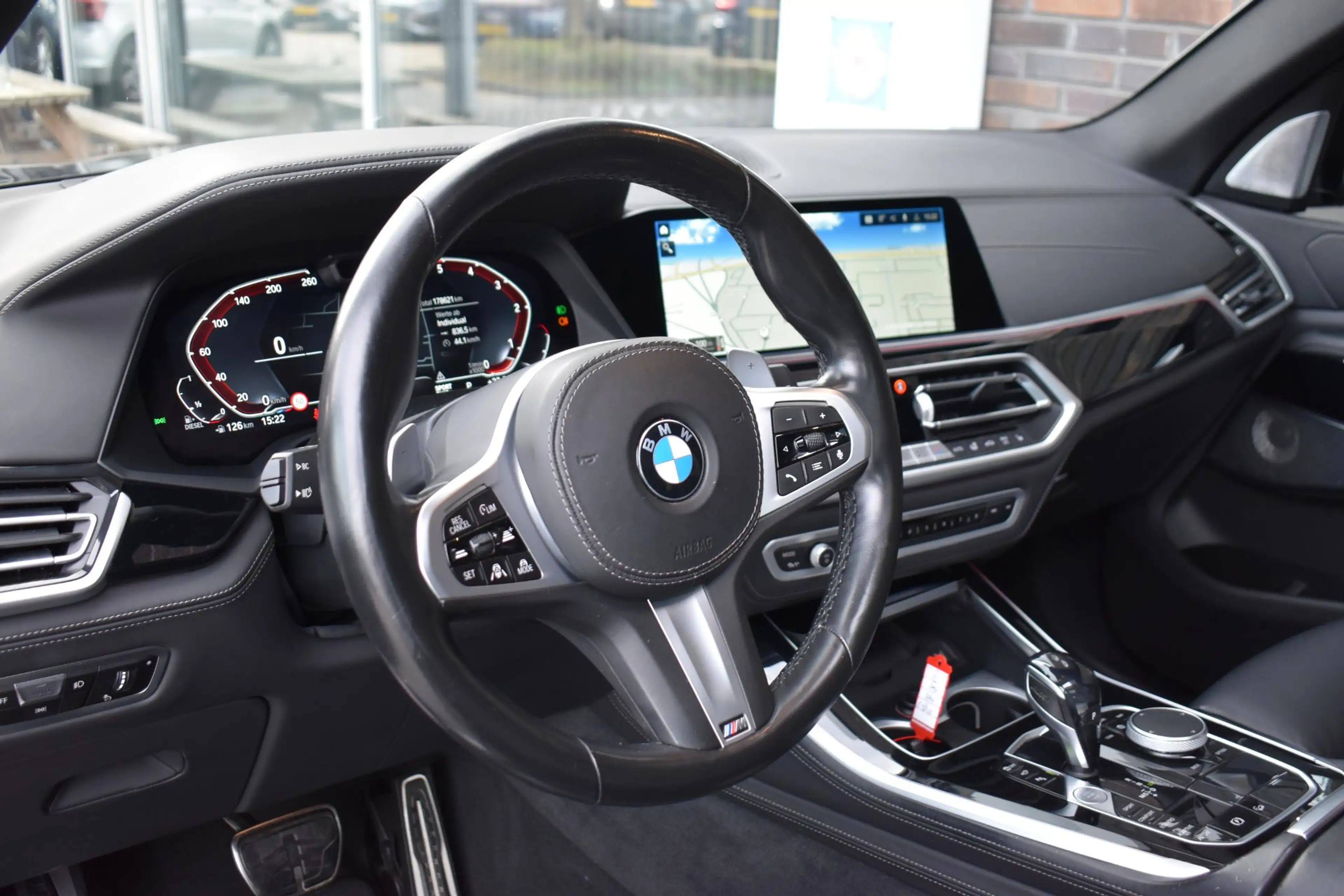 BMW X5 xDrive40d High Executive PANO — photo 4