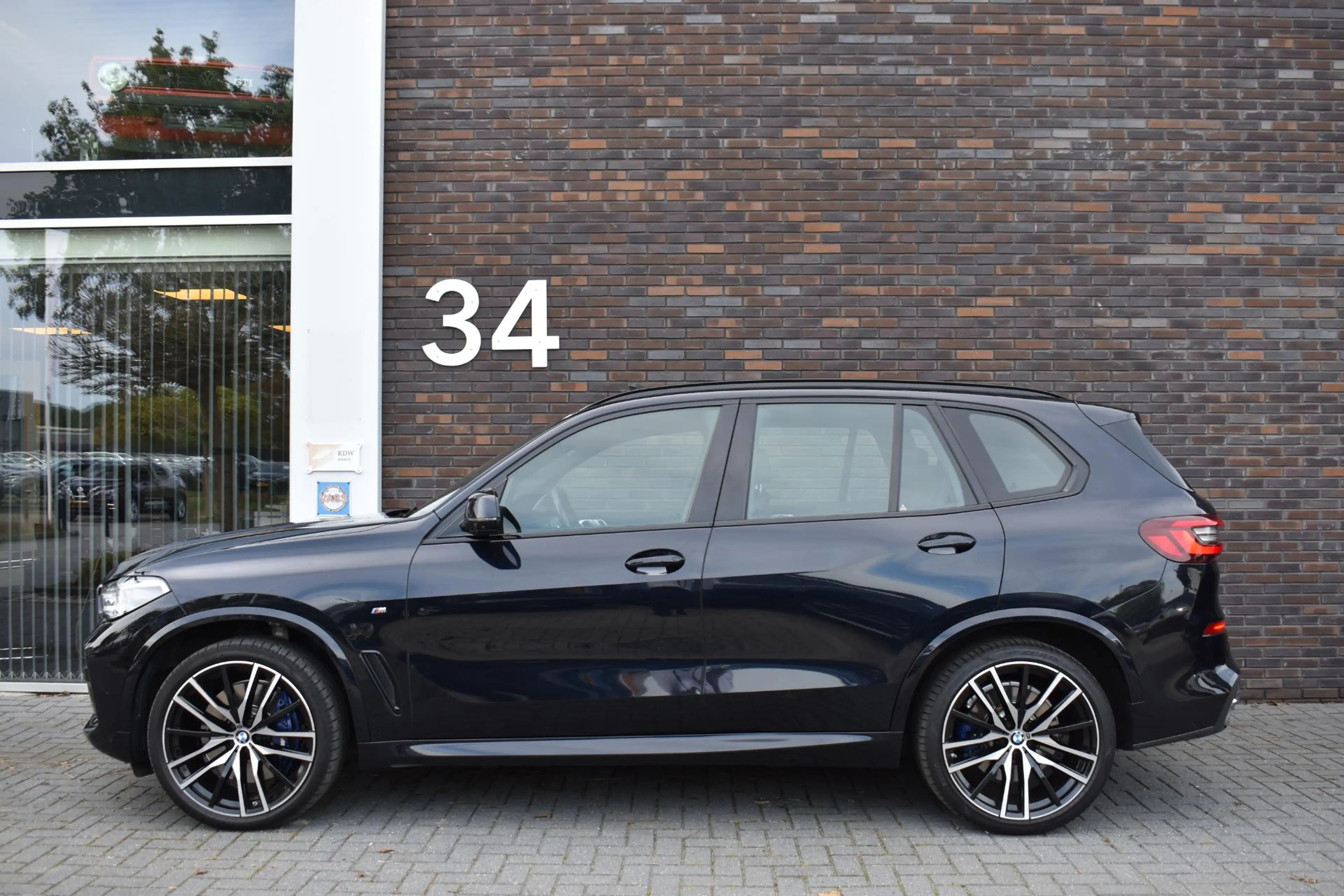 BMW X5 xDrive40d High Executive PANO — photo 12