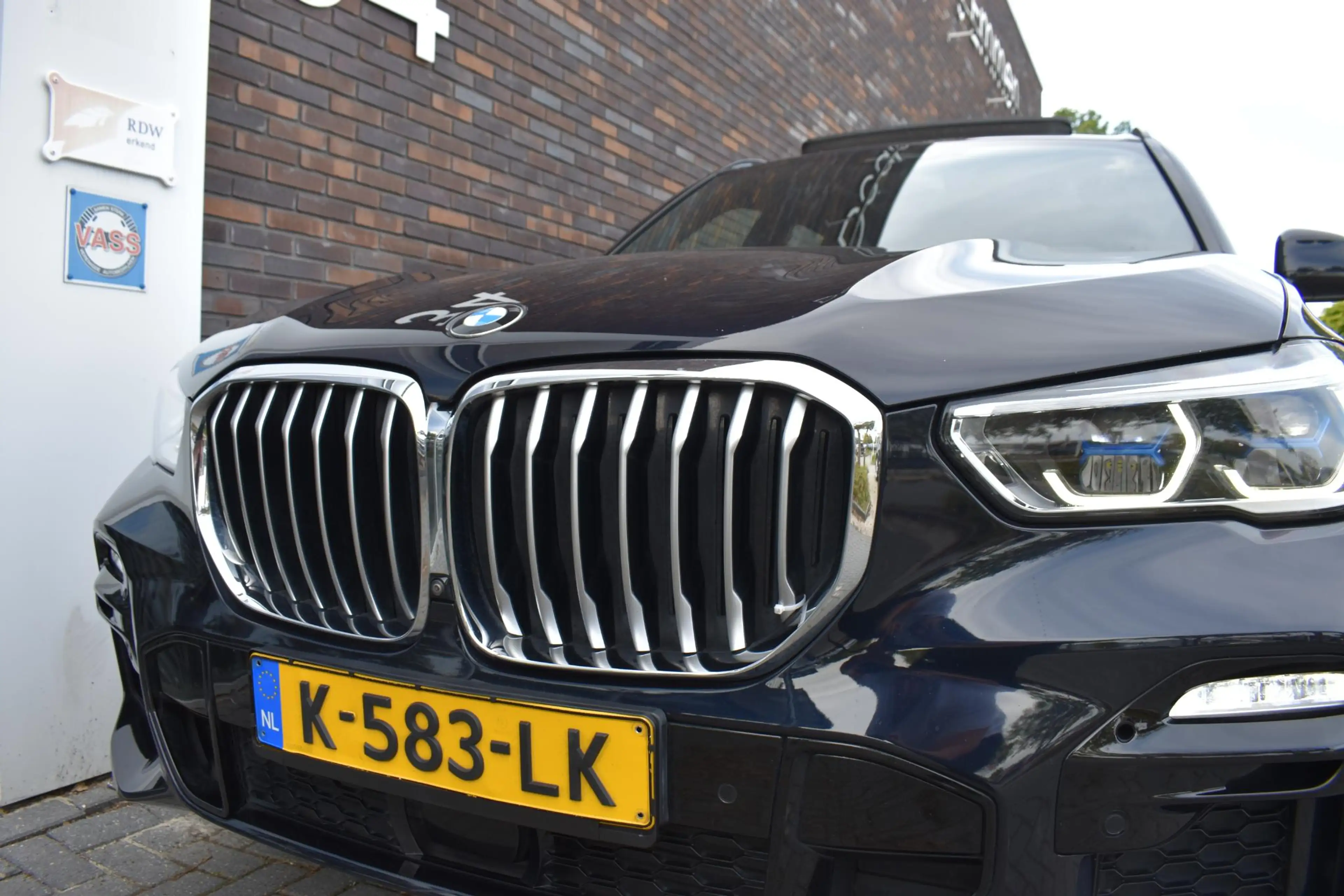 BMW X5 xDrive40d High Executive PANO — photo 13