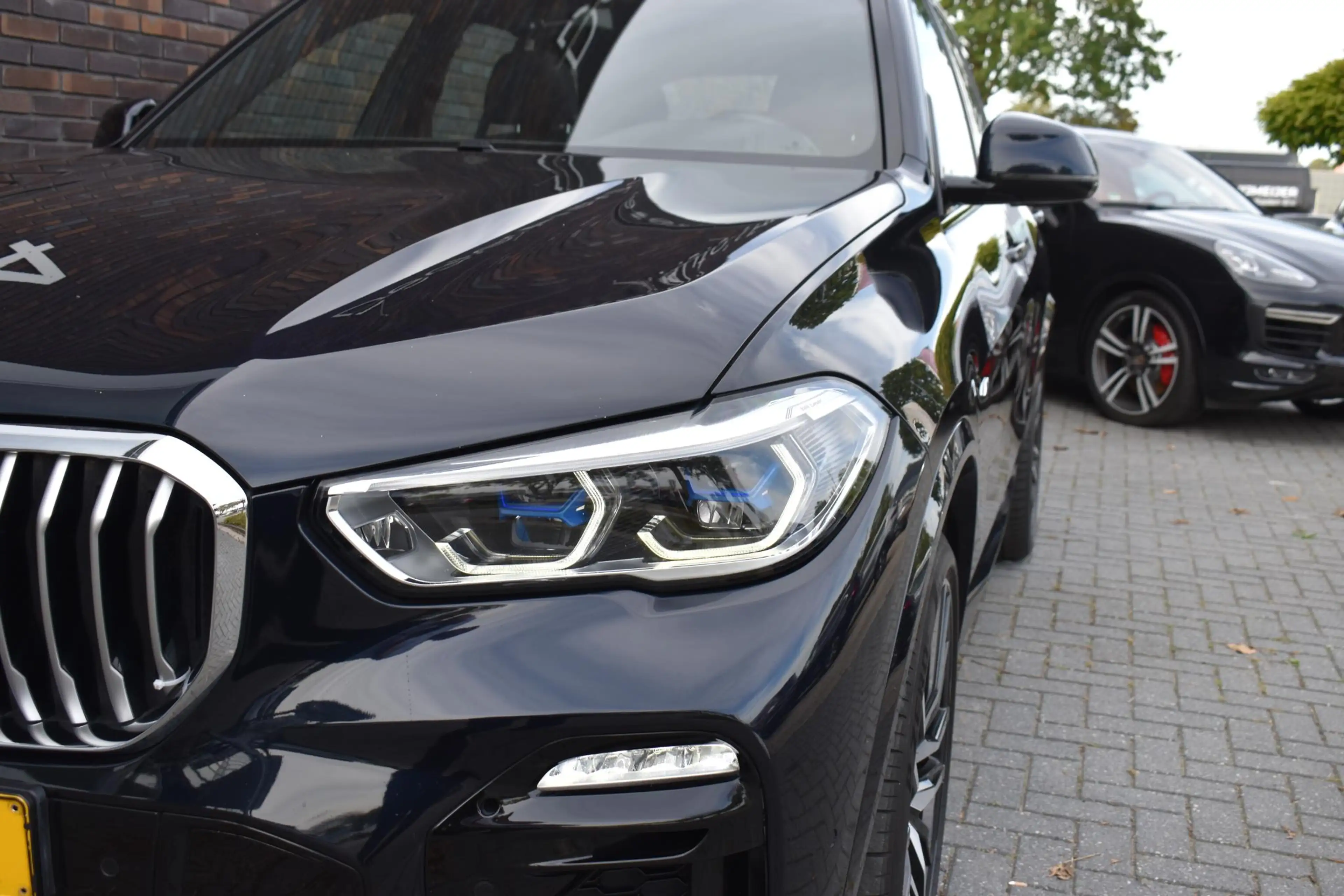 BMW X5 xDrive40d High Executive PANO — photo 15