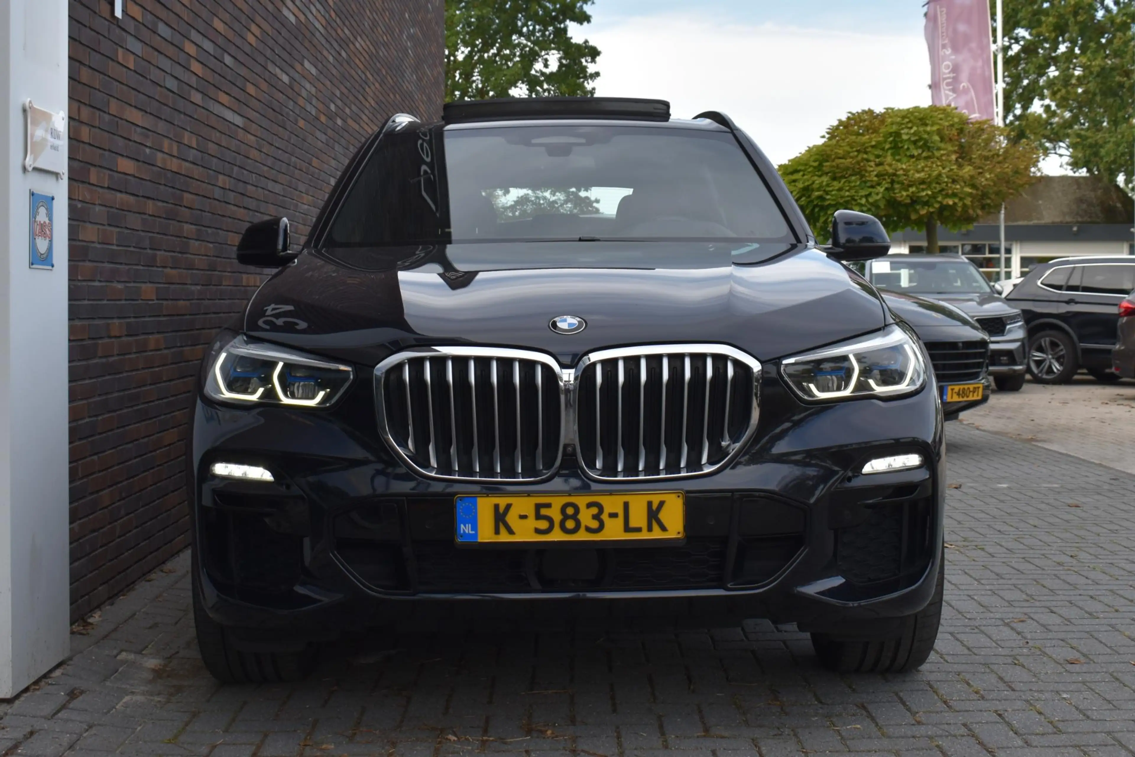 BMW X5 xDrive40d High Executive PANO — photo 10