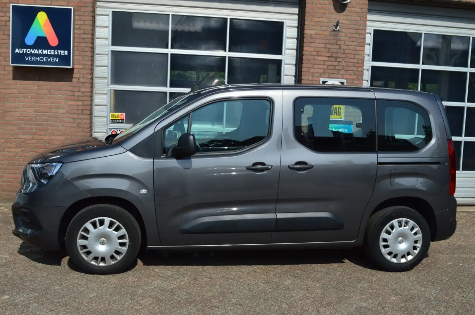 Opel Combo Life Airco, Pdc, Navigatie, 1.2 T. L1H1 Edition Gris - 2