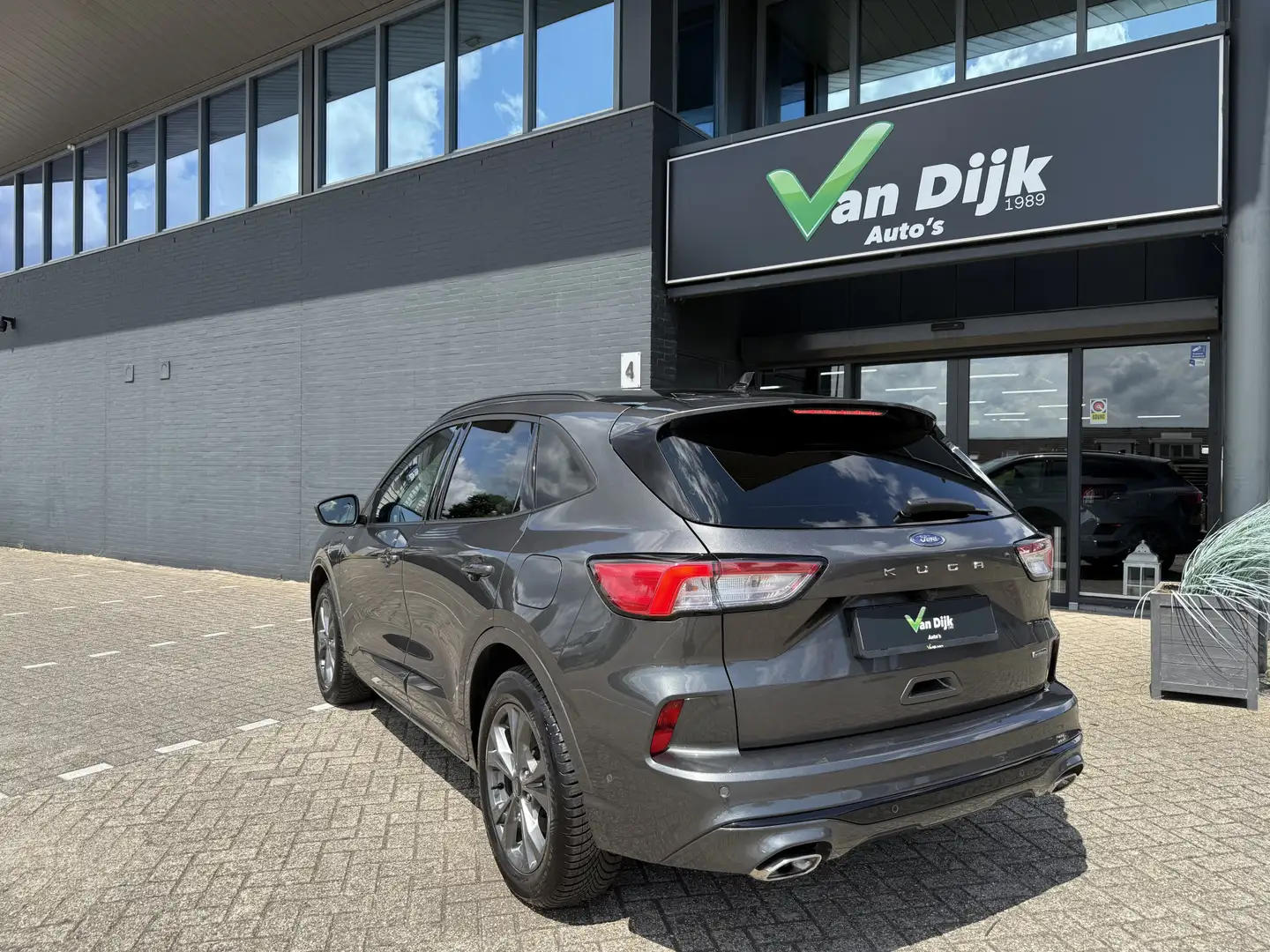 Ford Kuga 2.5 PHEV ST-Line X Panodak Navi Camera 360 Grijs - 2
