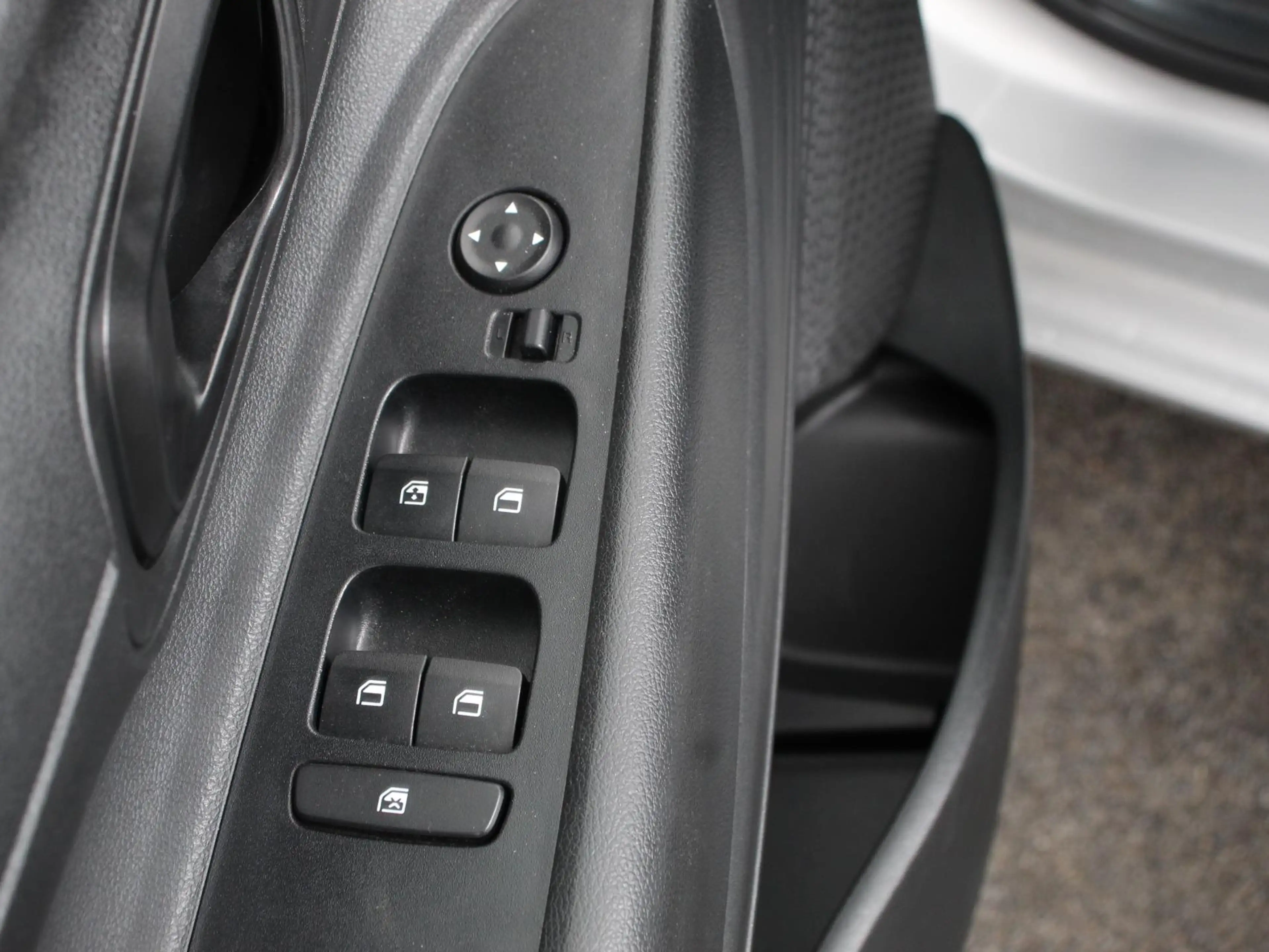 Hyundai i20 1.2 MPI Essential Navigatie Apple CarPlay Android — photo 12