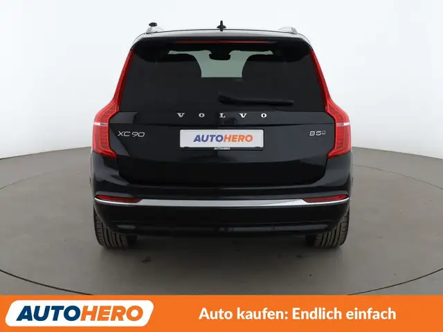 Volvo XC90 view 5