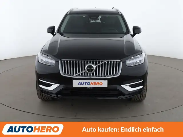 Volvo XC90 view 9