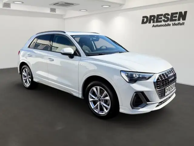 Audi Q3 view 2