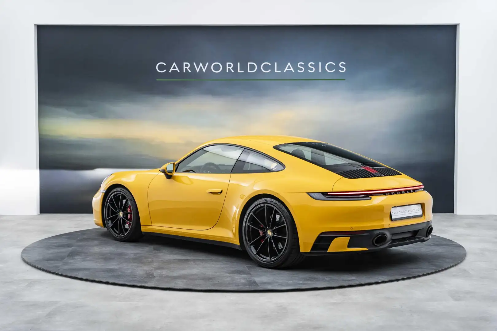 Porsche 992 992 - 3.0 CARRERA S SPORTDESIGN | PTS | HANDBAK | Geel - 2