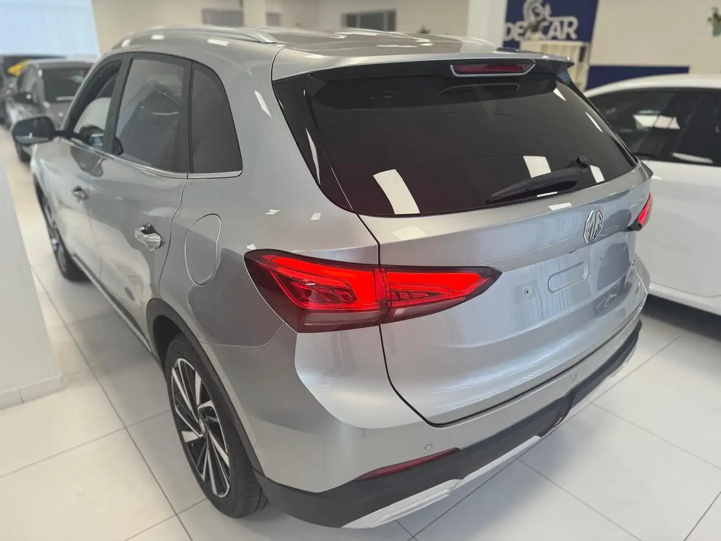 MG ZS ZS 1.5 Hybrid+ Luxury Argent - 2