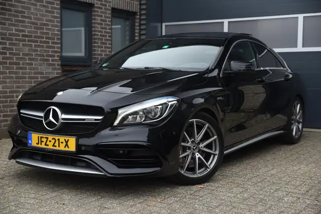 Mercedes-Benz CLA 45 AMG 4MATIC Panoramadak