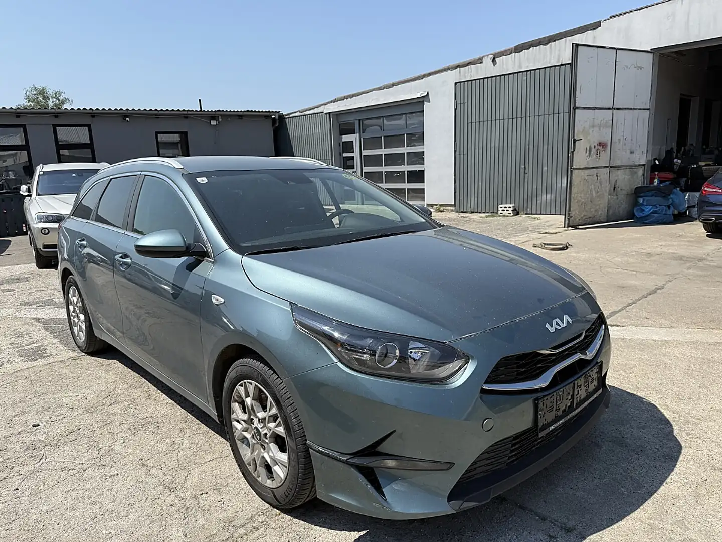 Kia Ceed SW / cee'd SW ceed SW 1,6 CRDi SCR ISG Platin DCT Grün - 1