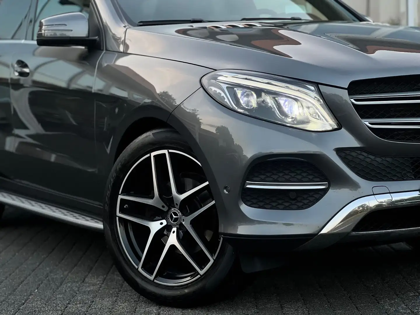 Mercedes-Benz GLE 350 d 4Matic*LED*360°*H&K*Leder*Ahk*SoftClose Gris - 2