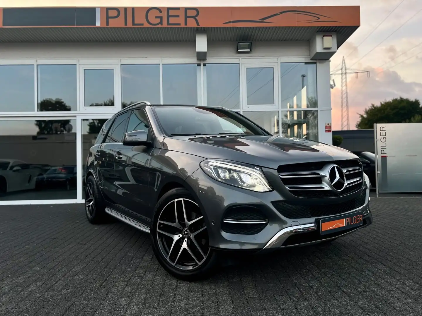 Mercedes-Benz GLE 350 d 4Matic*LED*360°*H&K*Leder*Ahk*SoftClose Gris - 1
