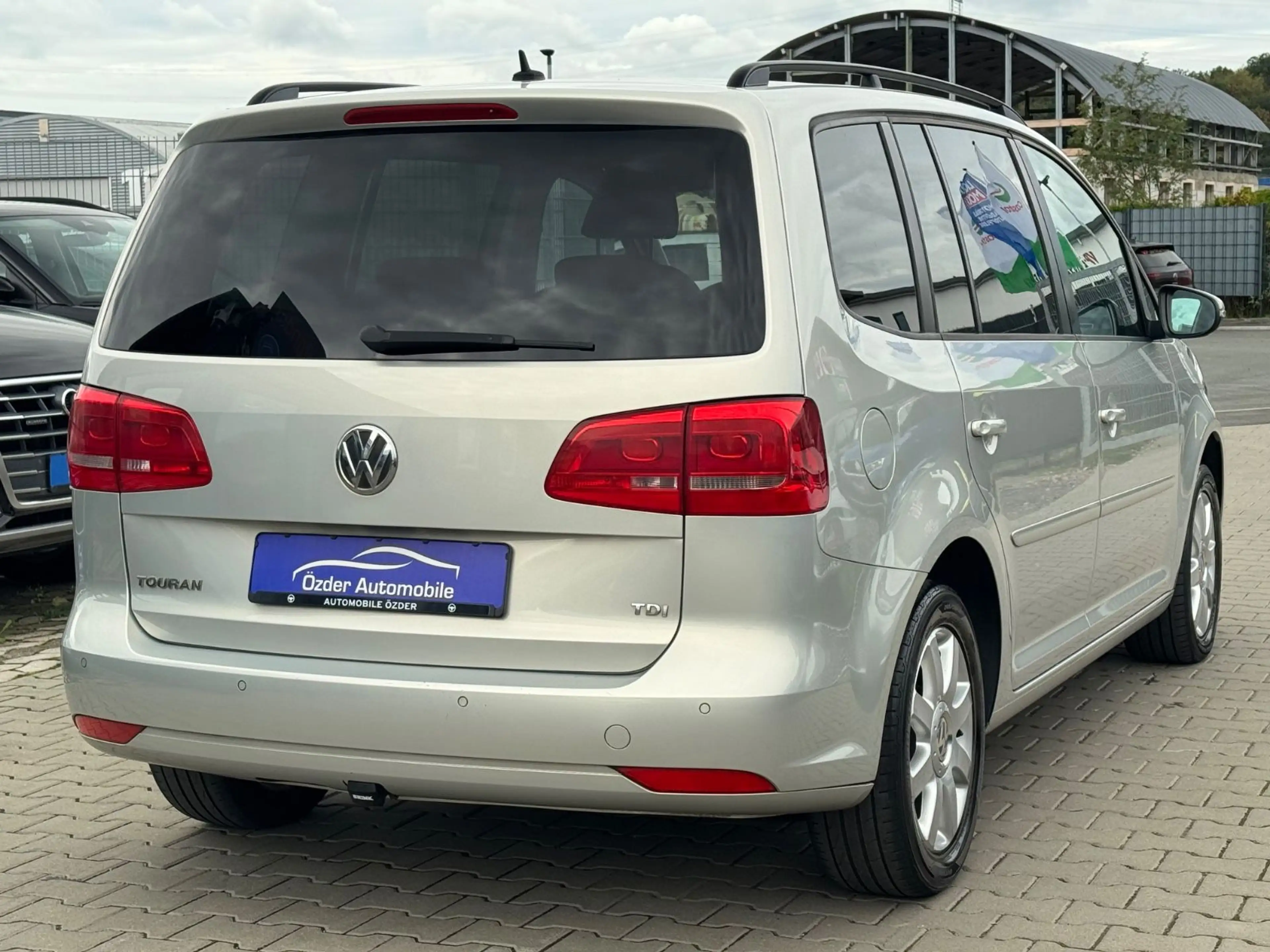 Volkswagen Touran 1.6 TDI Comfortline+Garantie+7.Sitzer+ — photo 6