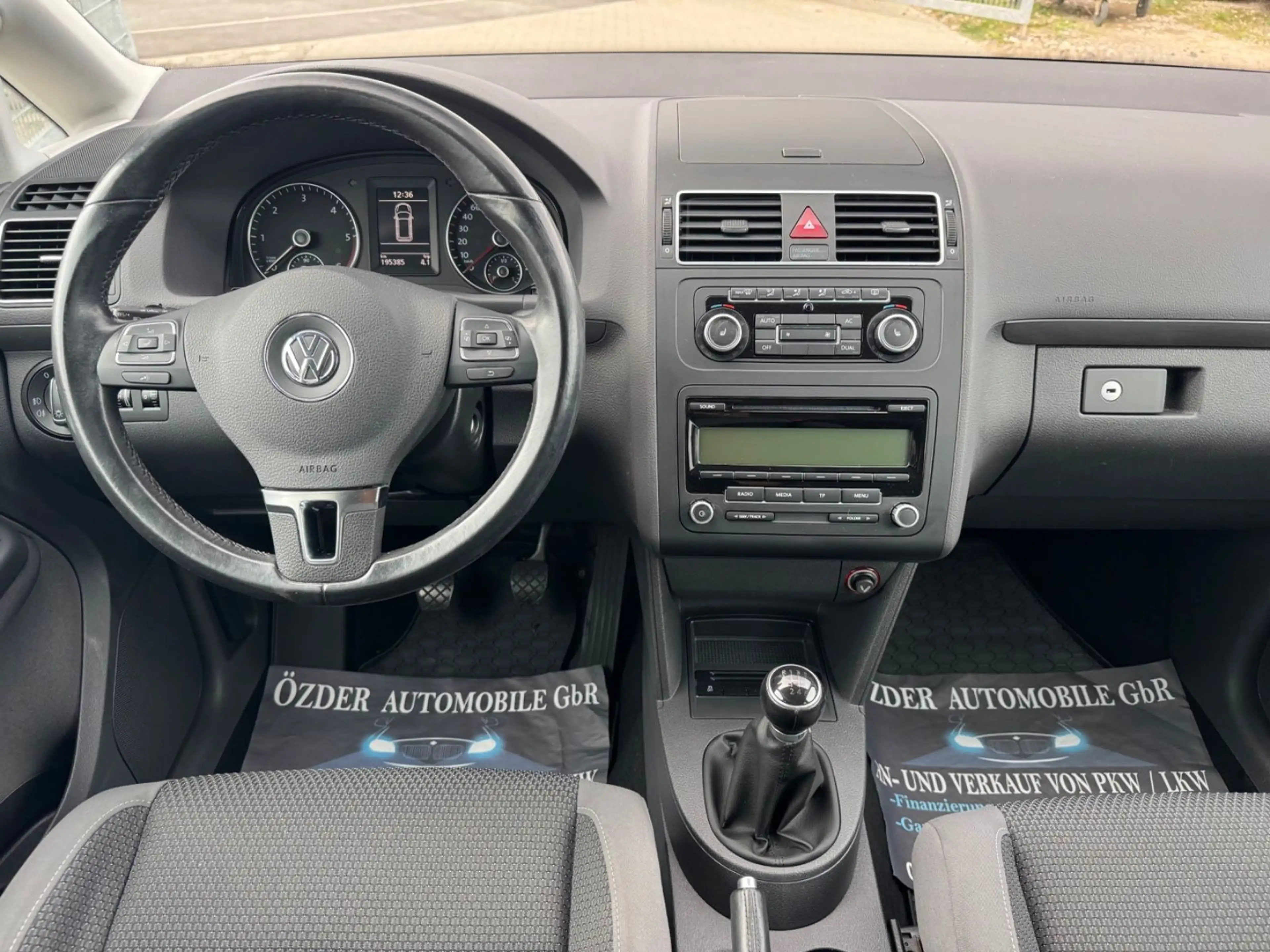 Volkswagen Touran 1.6 TDI Comfortline+Garantie+7.Sitzer+ — photo 13