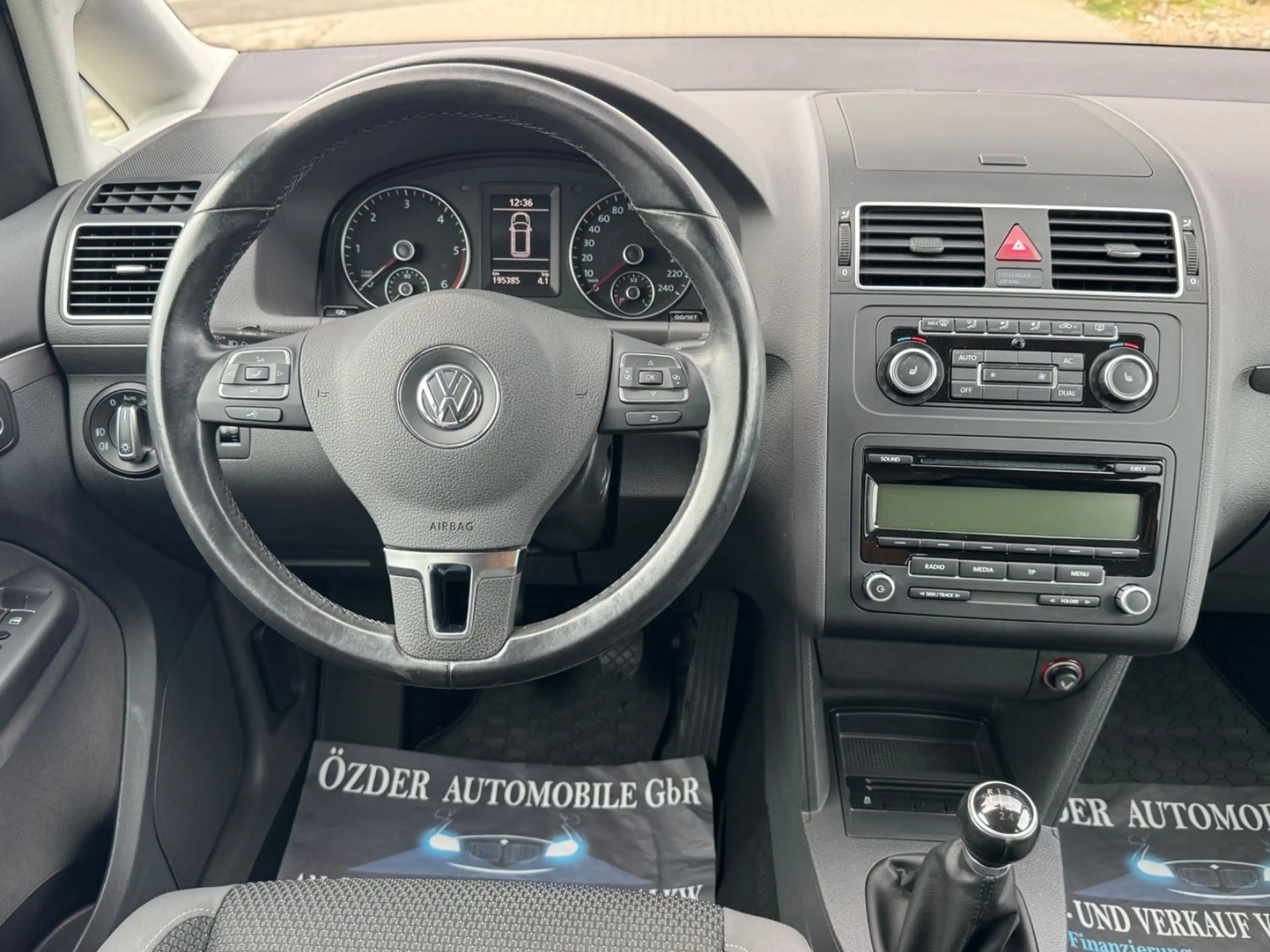 Volkswagen Touran 1.6 TDI Comfortline+Garantie+7.Sitzer+ — photo 12