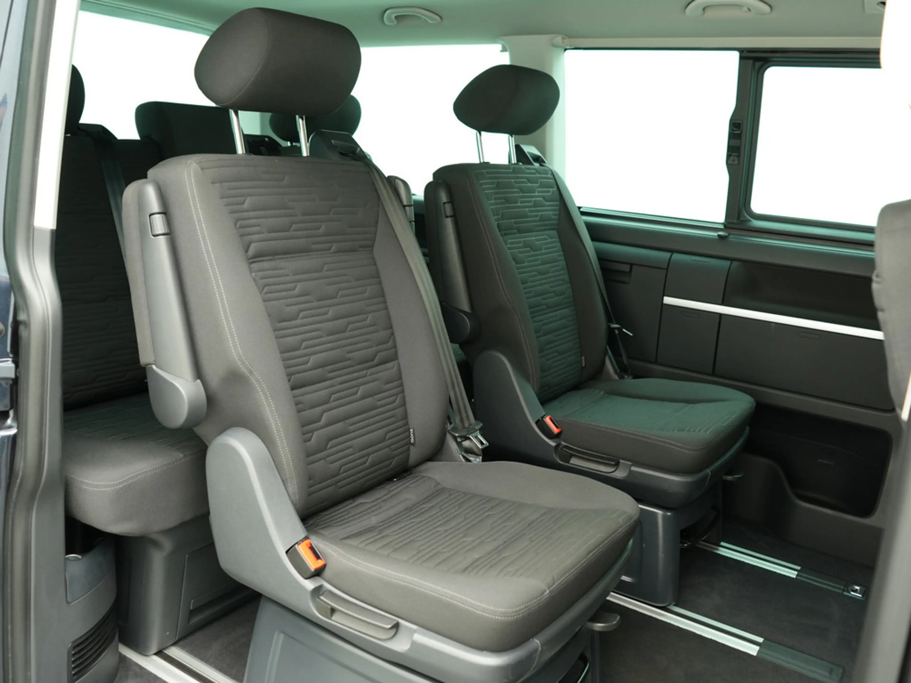 Volkswagen T6.1 Multivan Comfortline 4Motion DSG 7-SITZE — photo 13