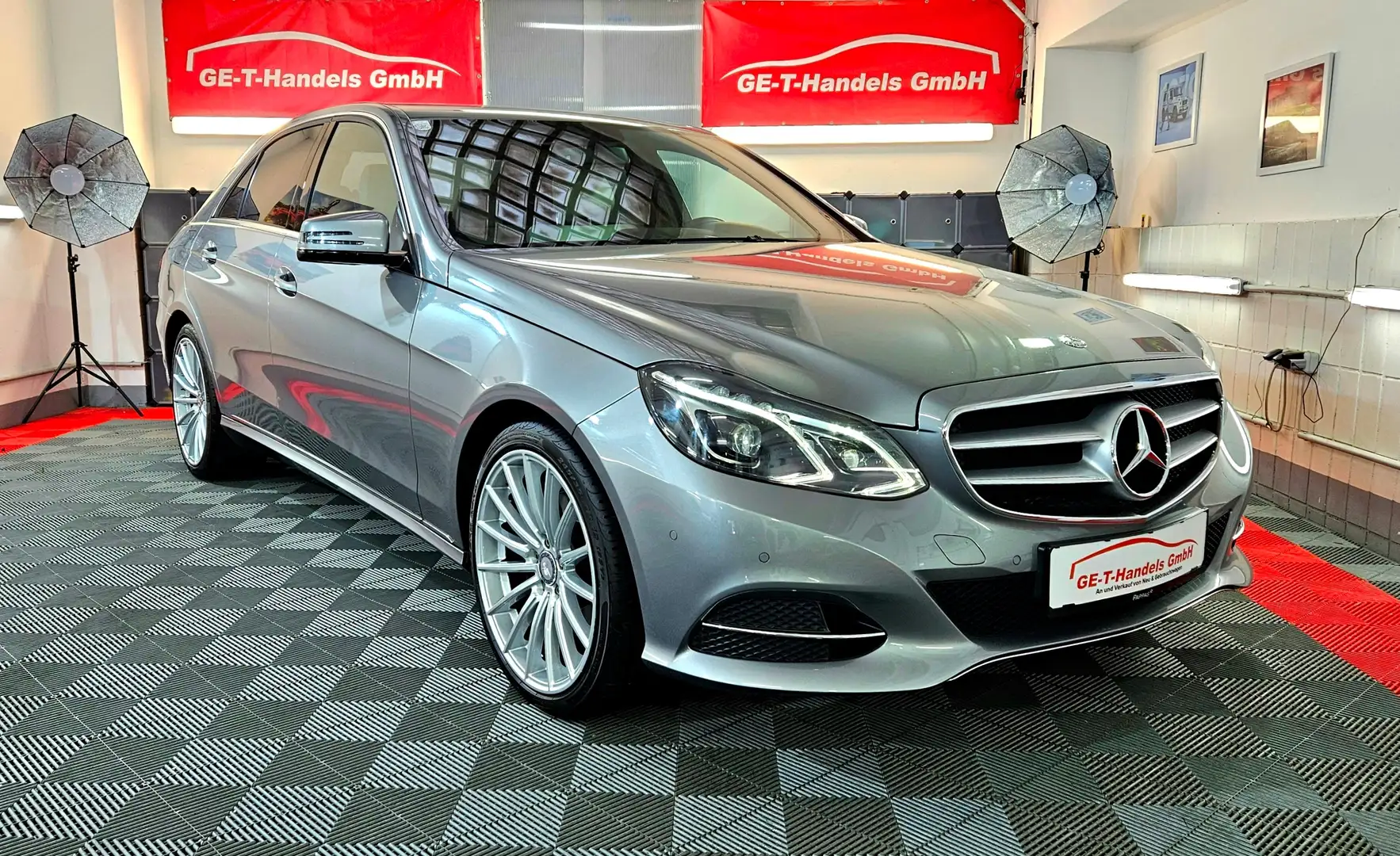 Mercedes-Benz E 250 CDI 4MATIC Avantgarde Edition Plus Aut. 1.Besitz Grau - 2