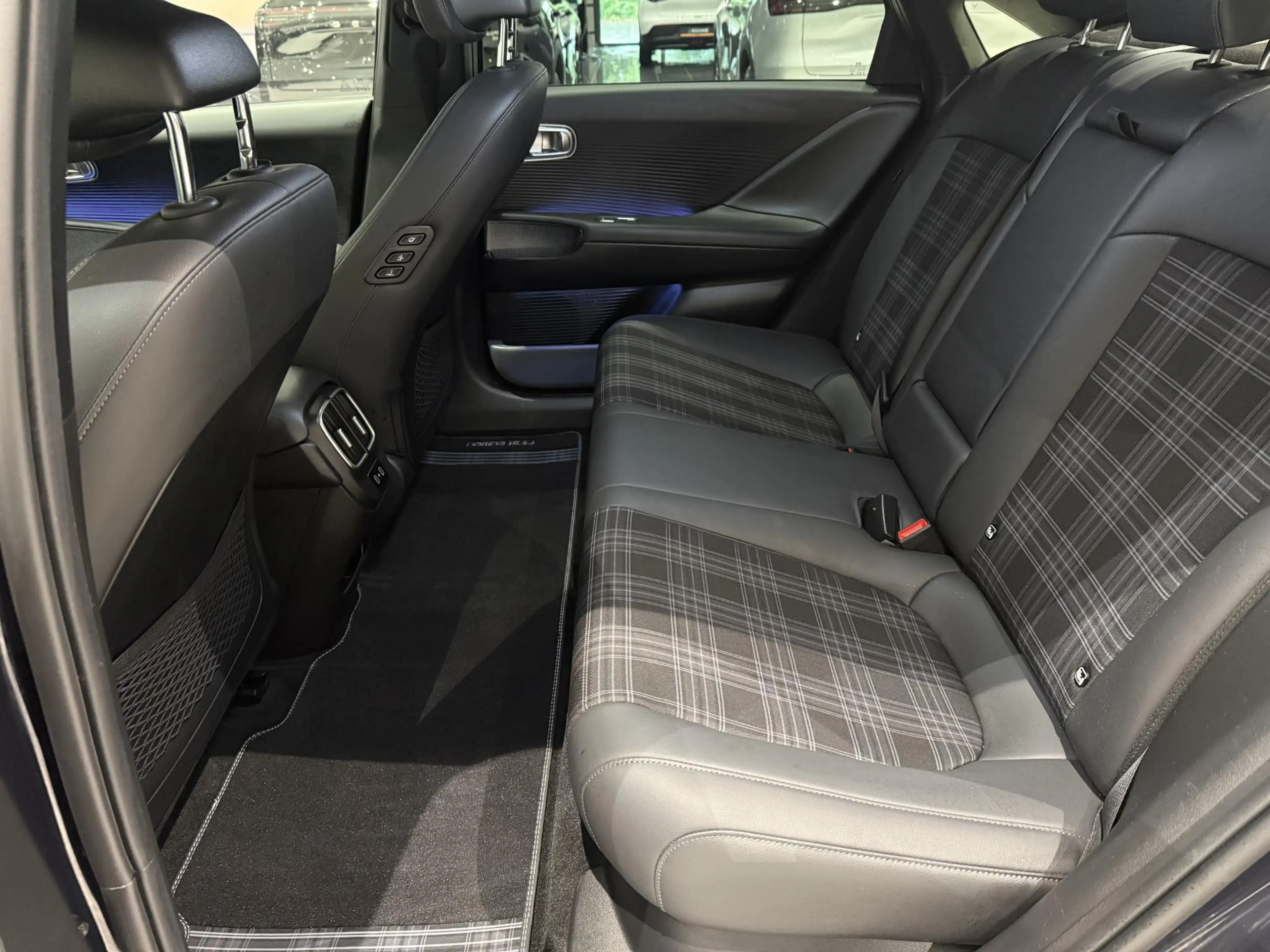 Hyundai IONIQ 6 First Edition AWD 77.4 kWh | Schuifdak | Trekhaak — photo 8