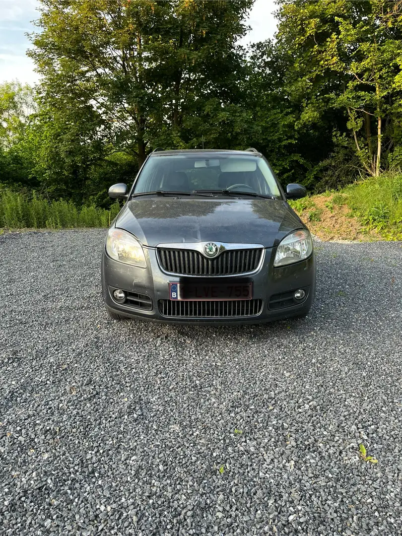 Skoda Fabia 1.4 TDI / Carnet complet / Airco / Grijs - 2