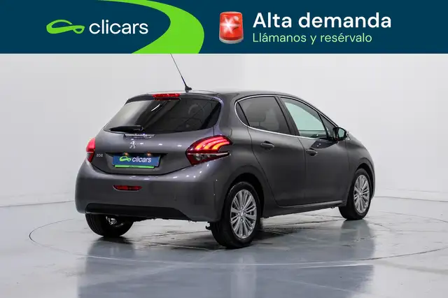 Peugeot 208 view 5