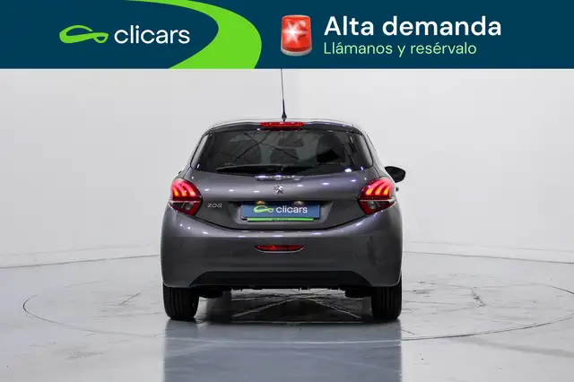 Peugeot 208 view 4