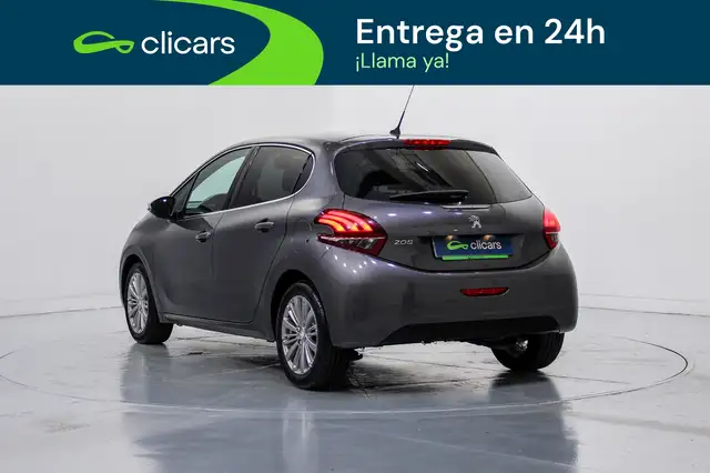 Peugeot 208 view 9