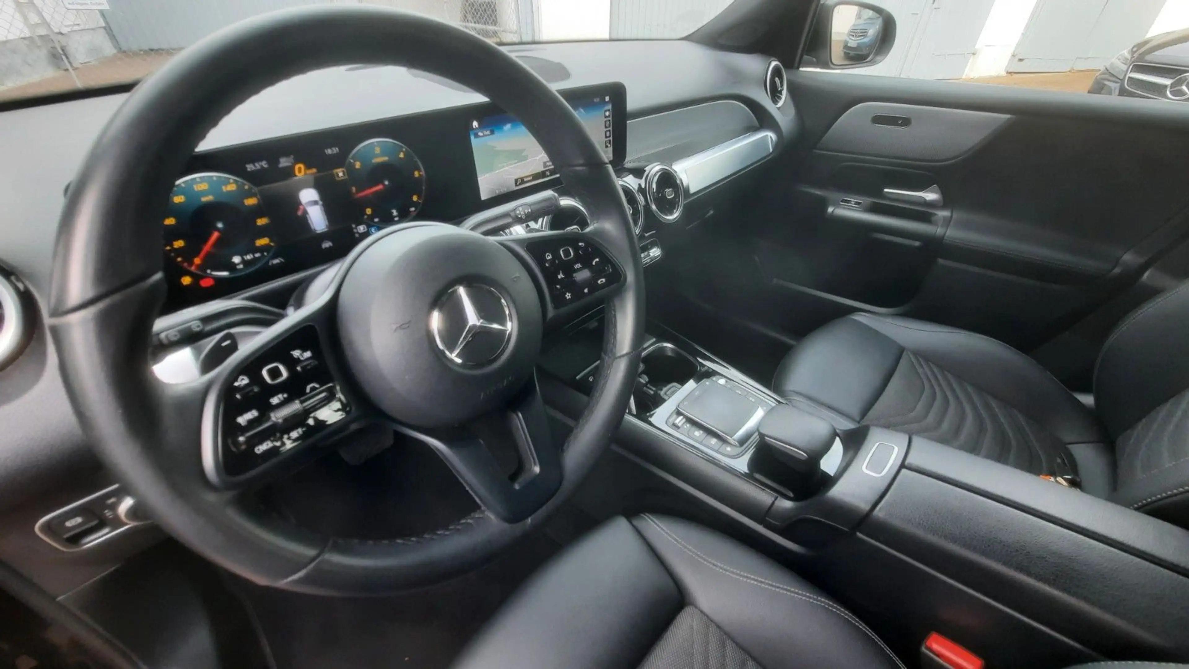 Mercedes-Benz GLB 200 / 7Sitzer/Distronic Plus/AHK/1Hand/Spur — photo 15