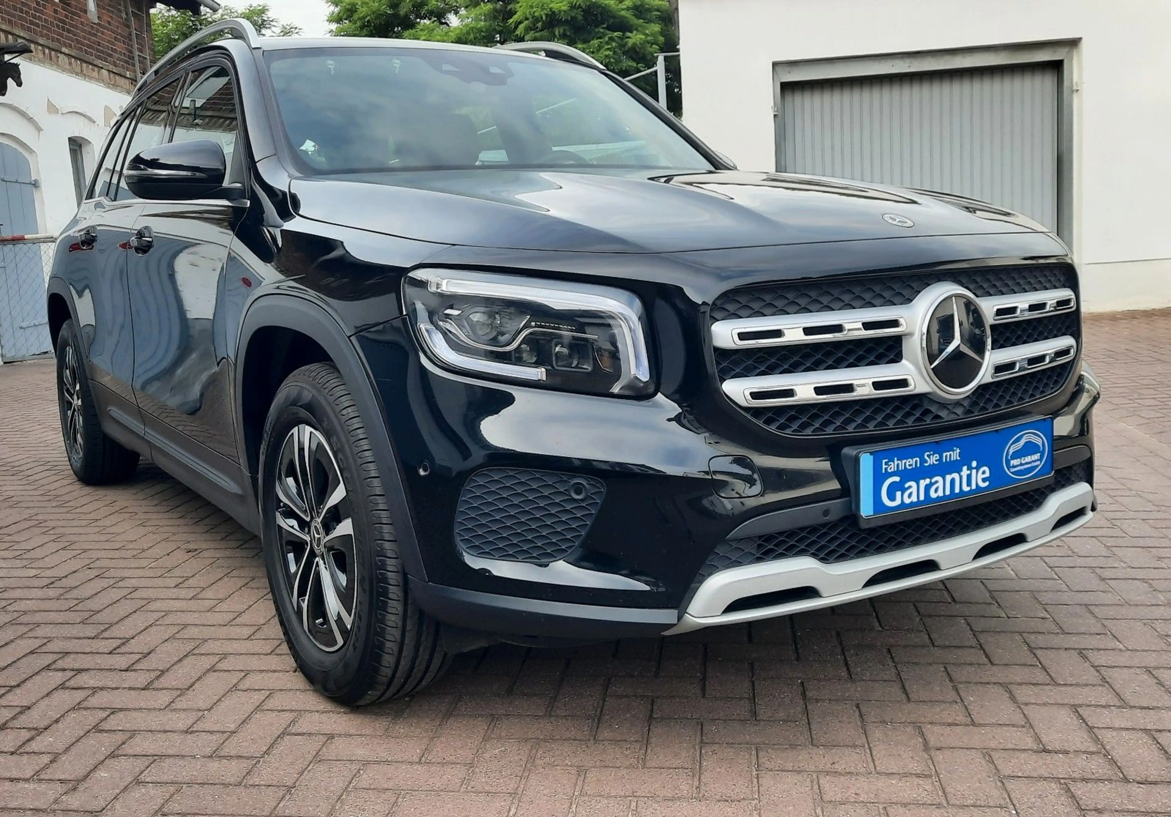 Mercedes-Benz GLB 200 / 7Sitzer/Distronic Plus/AHK/1Hand/Spur