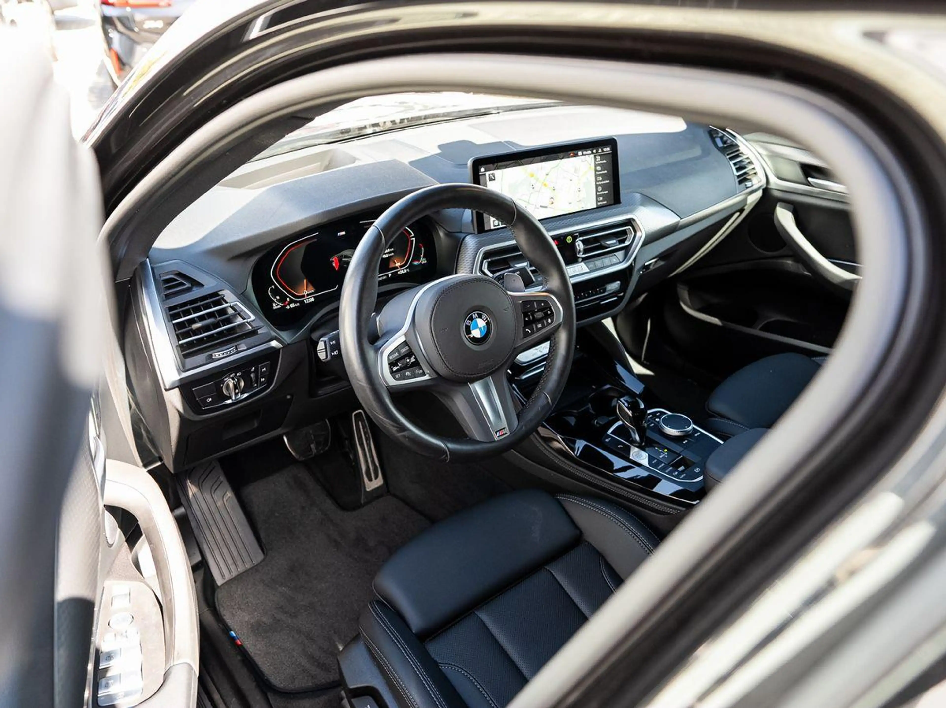 BMW X4 xDrive20d M-Sport AHK PANO ACC Laser HuD KoZg — photo 10