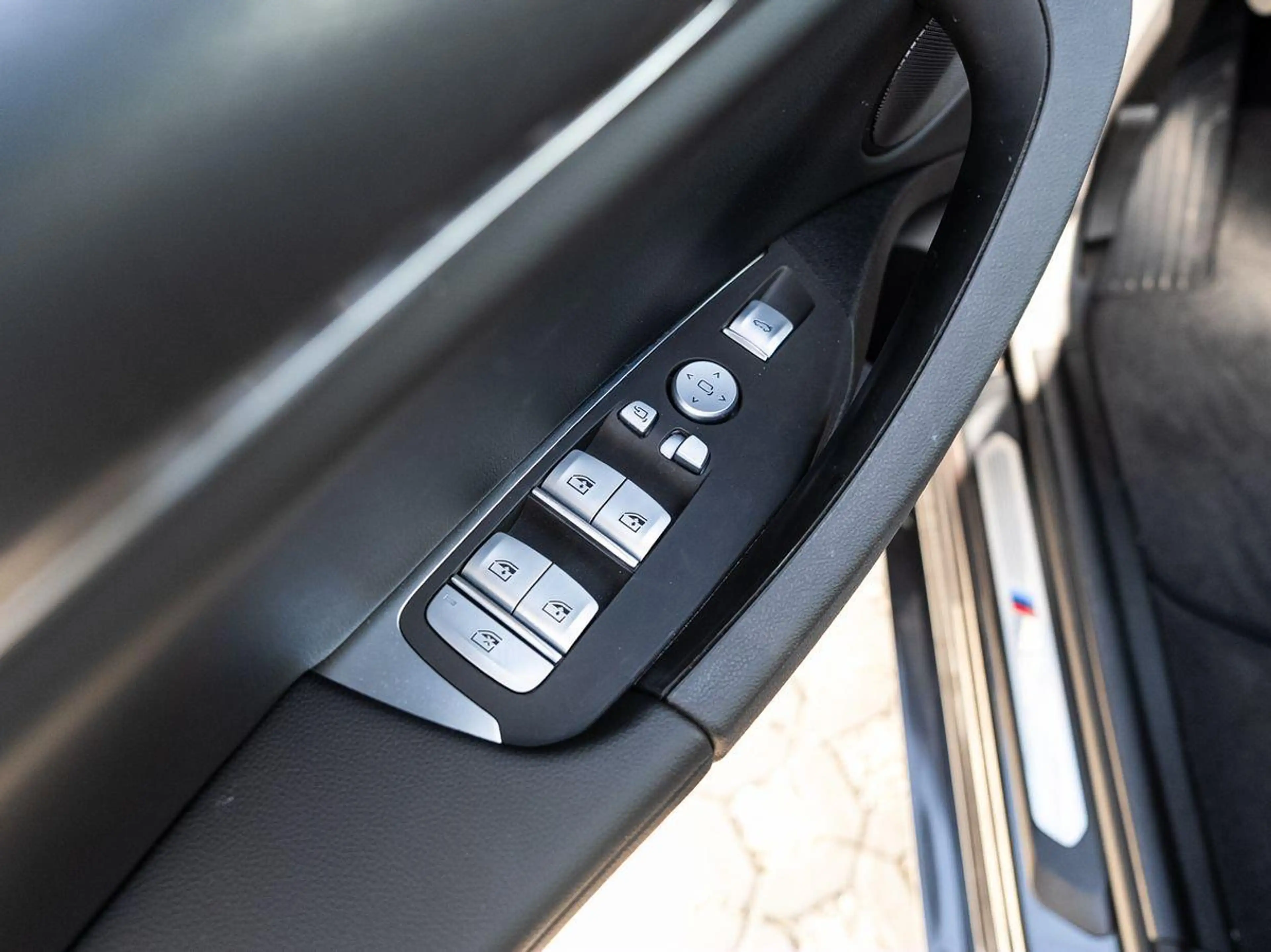 BMW X4 xDrive20d M-Sport AHK PANO ACC Laser HuD KoZg — photo 11