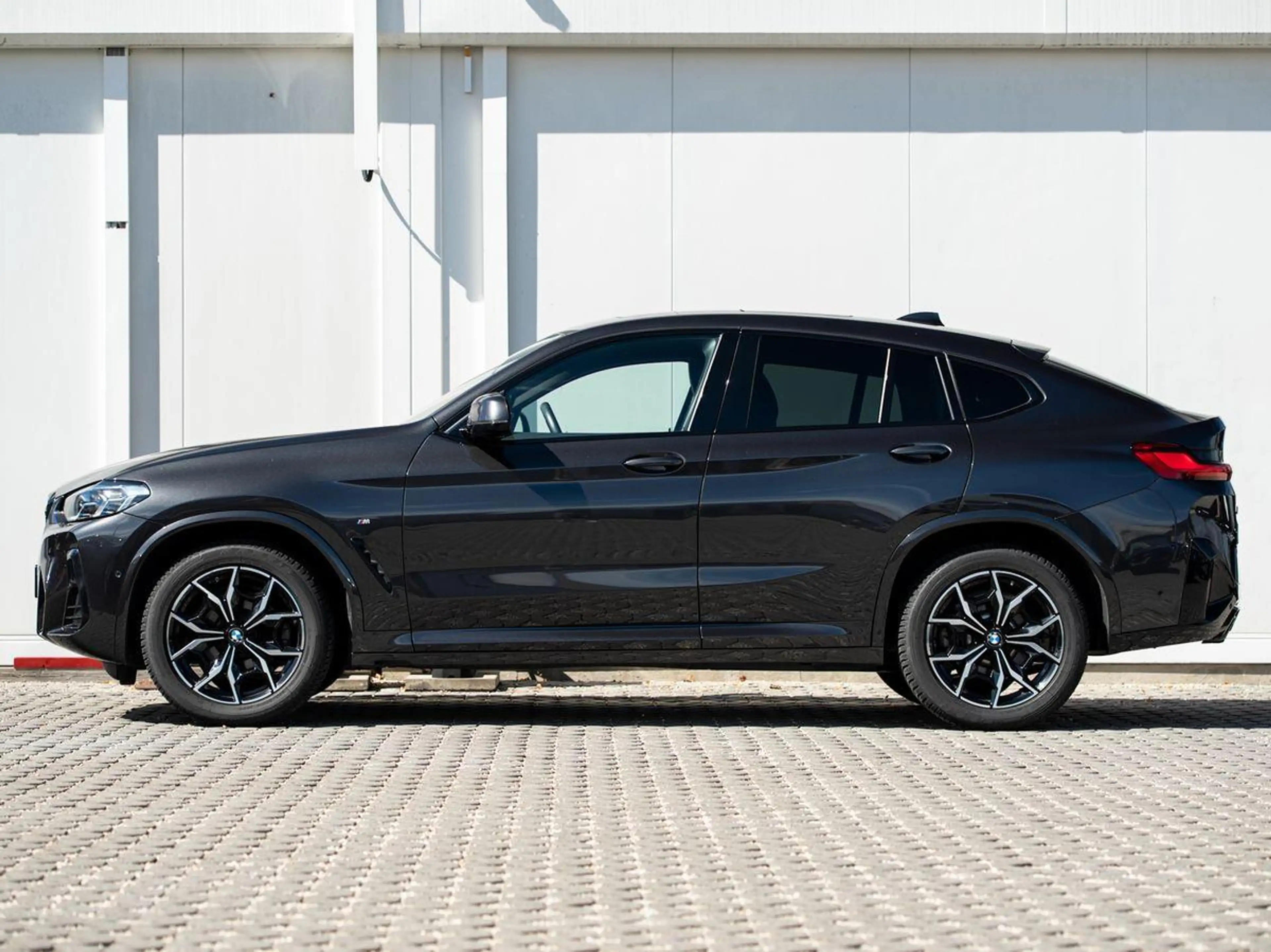 BMW X4 xDrive20d M-Sport AHK PANO ACC Laser HuD KoZg — photo 7