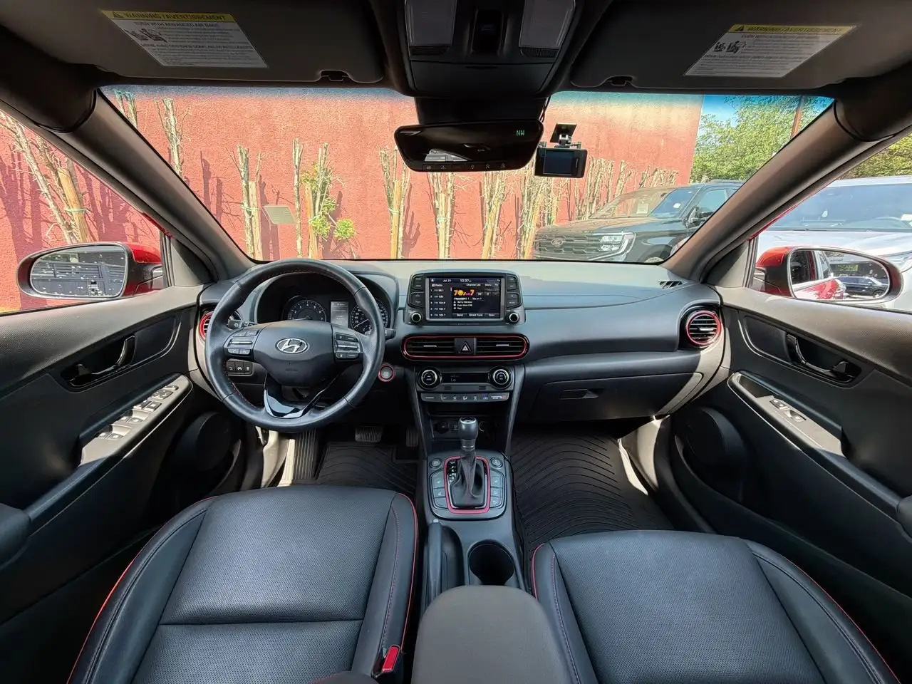 Hyundai KONA снимка Hyundai KONA